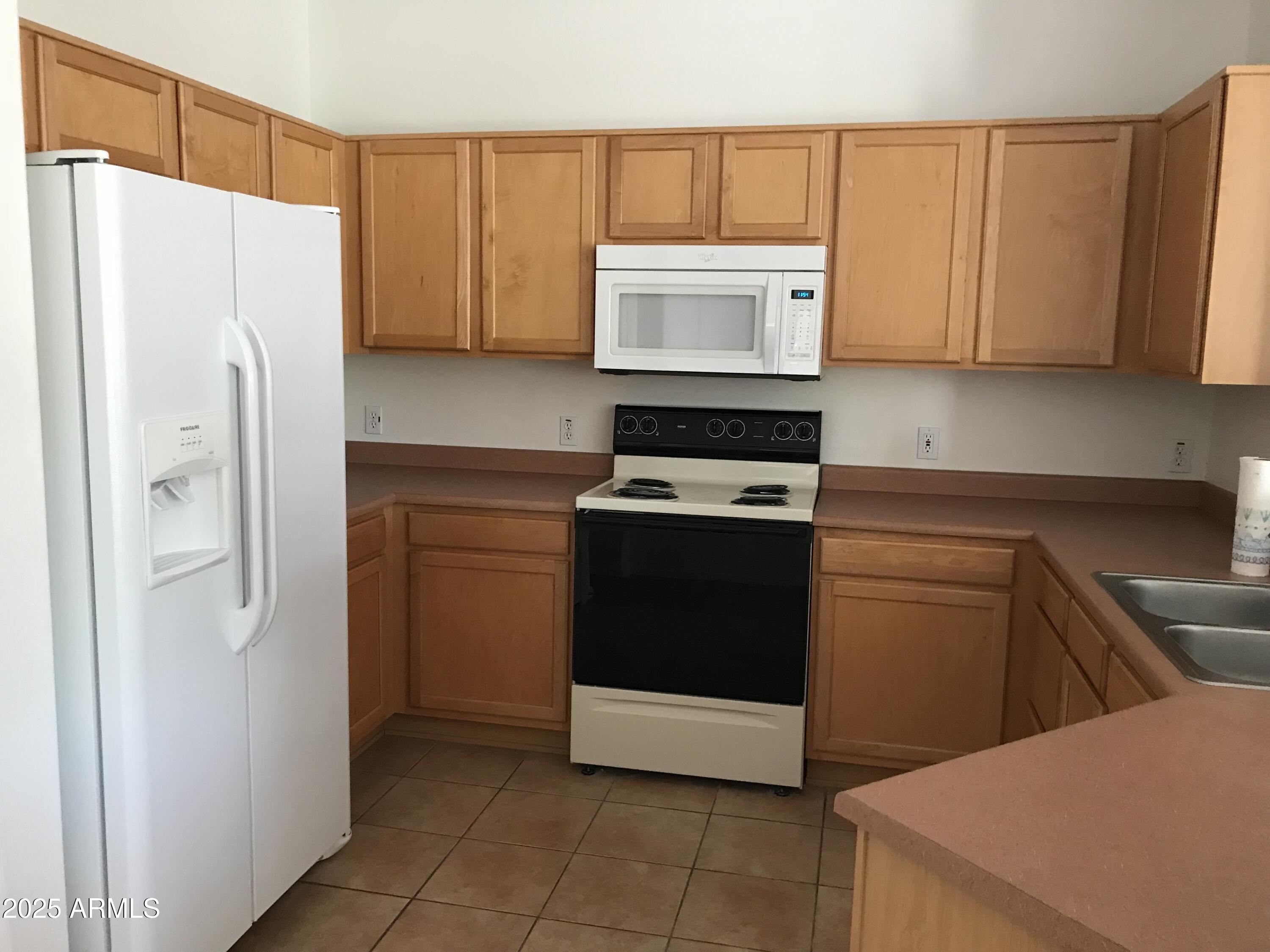 805 S SYCAMORE Street, 224