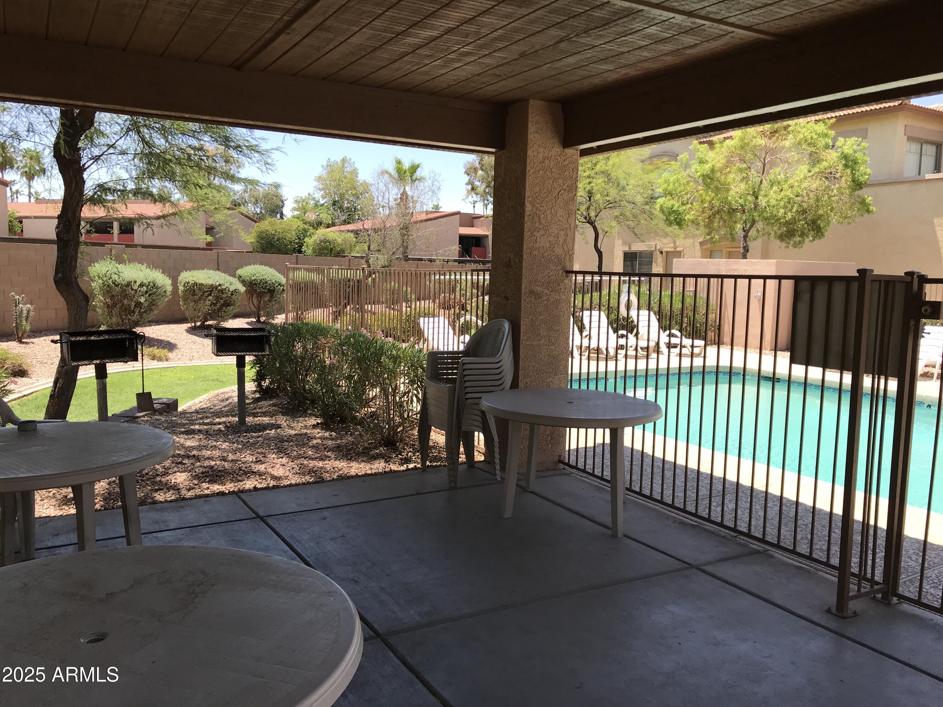 805 S SYCAMORE Street, 224