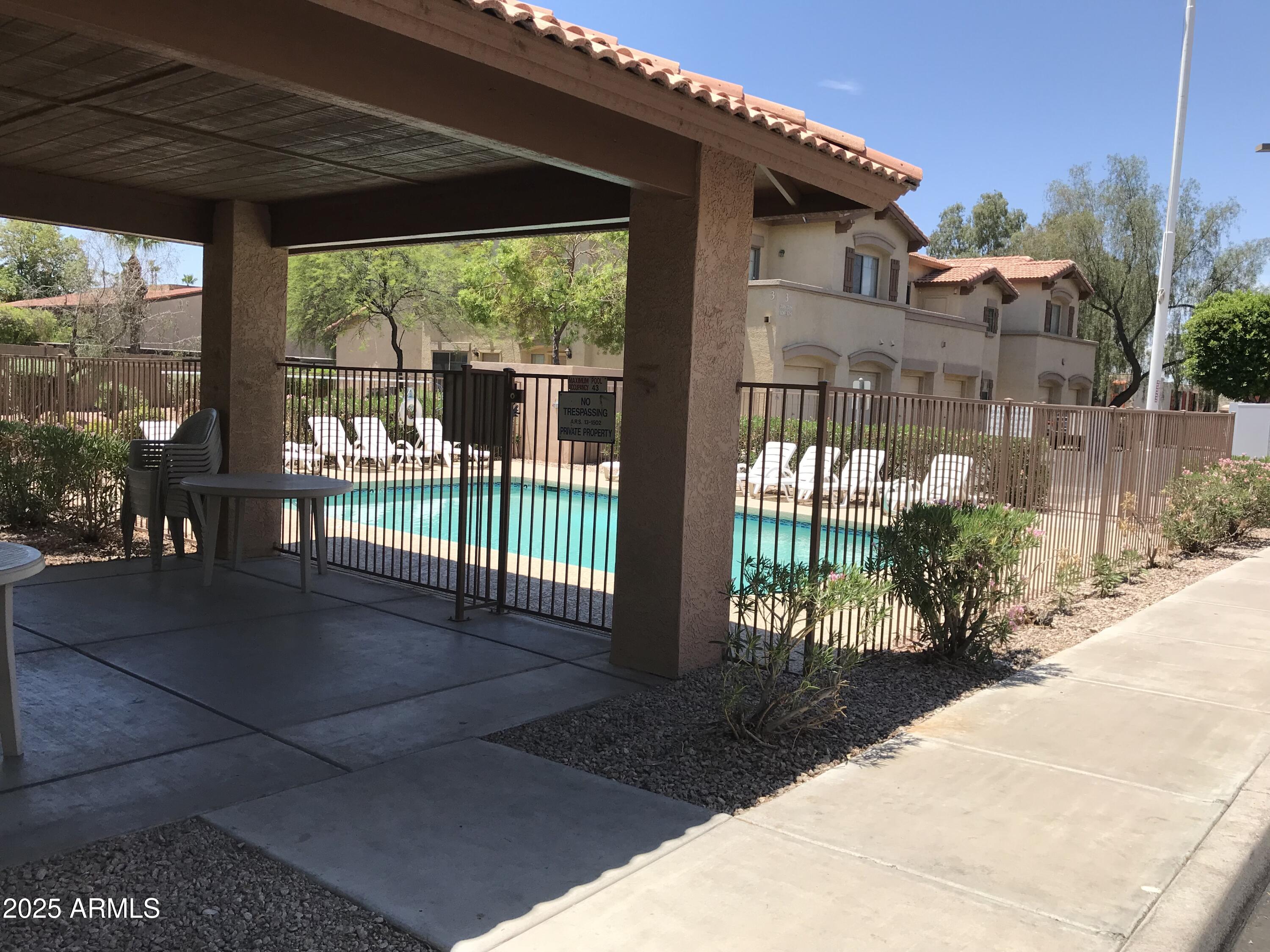 805 S SYCAMORE Street, 224