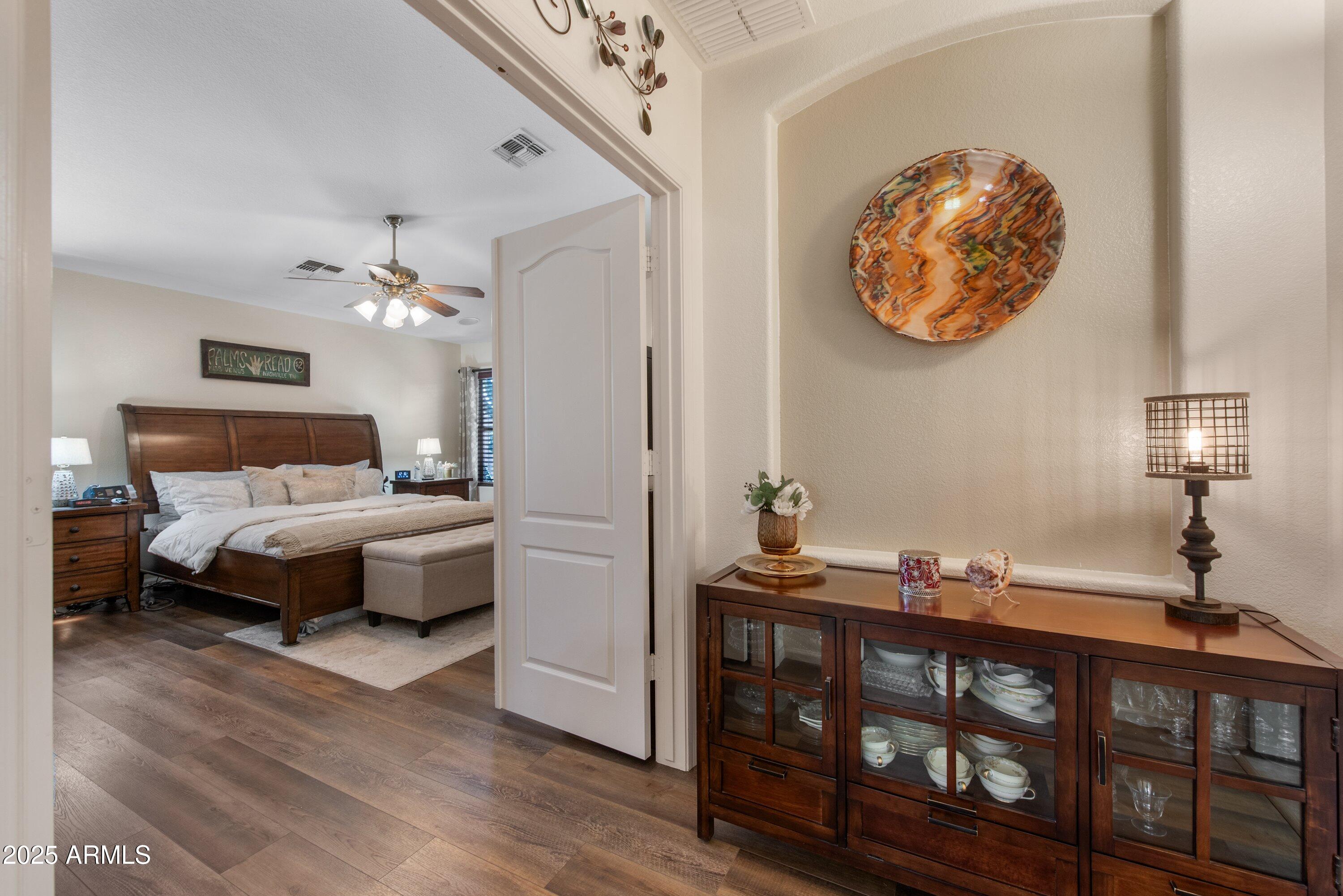 709 E SADDLE WAY Way