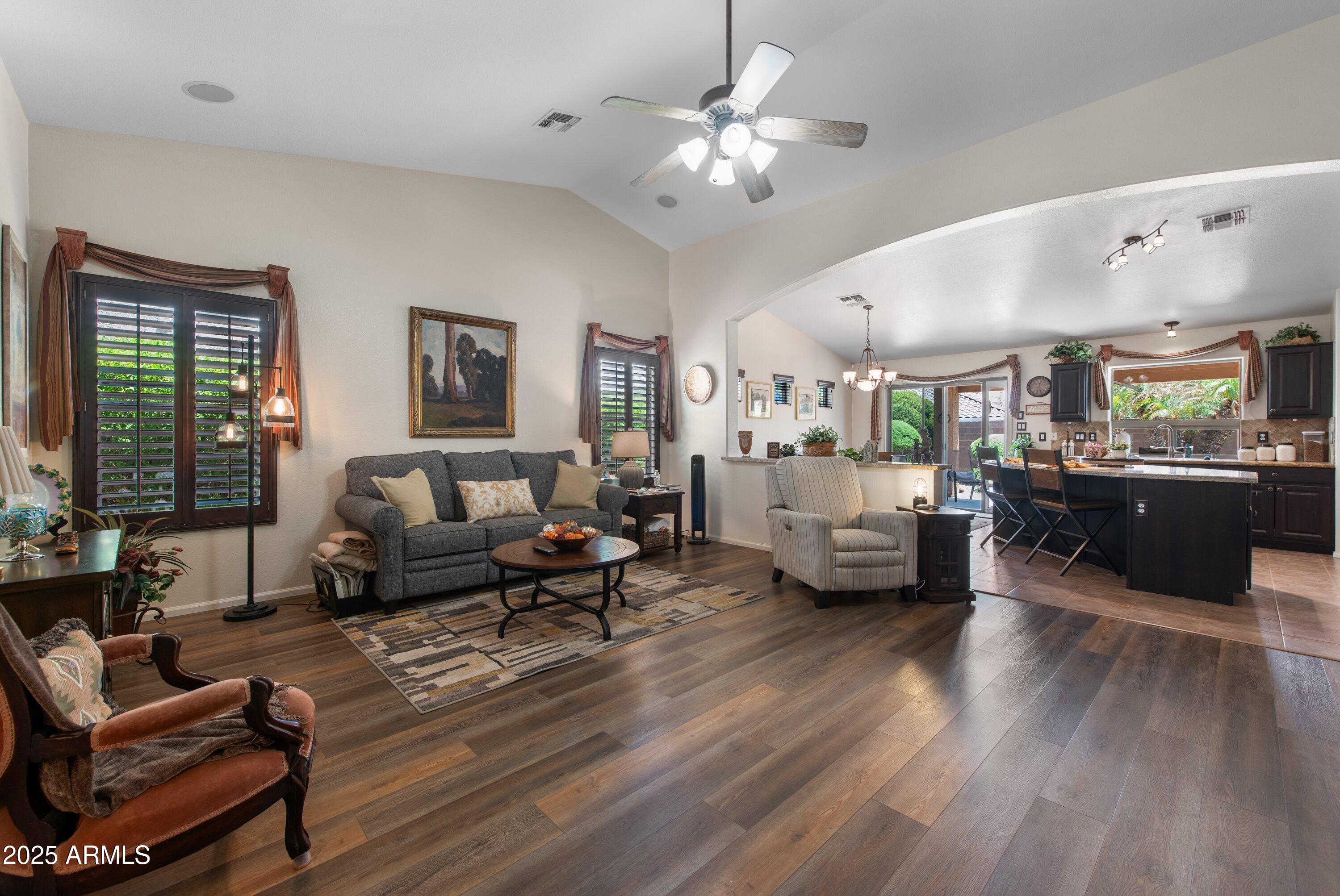 709 E SADDLE WAY Way