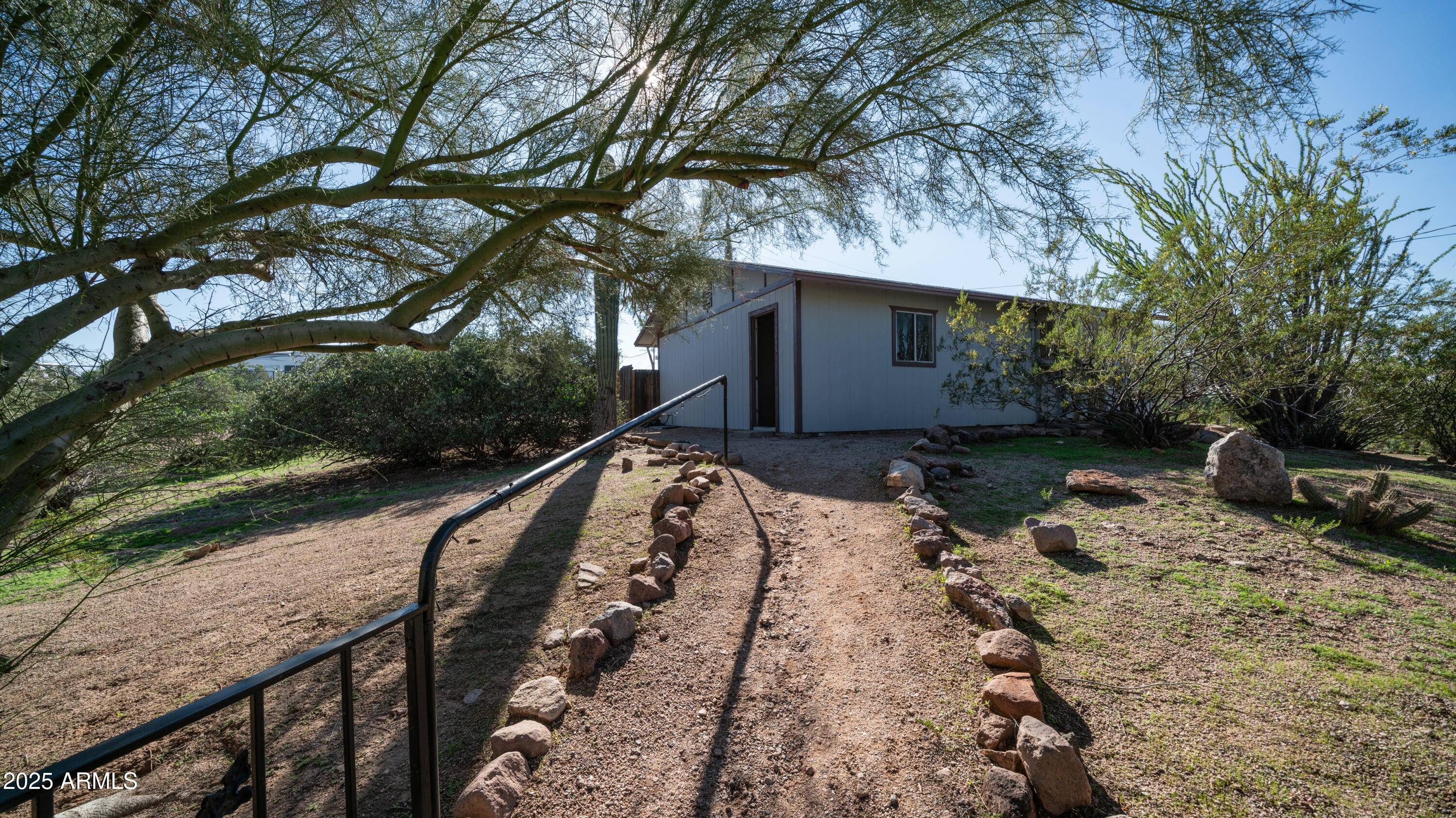 2533 E SUPERSTITION Boulevard