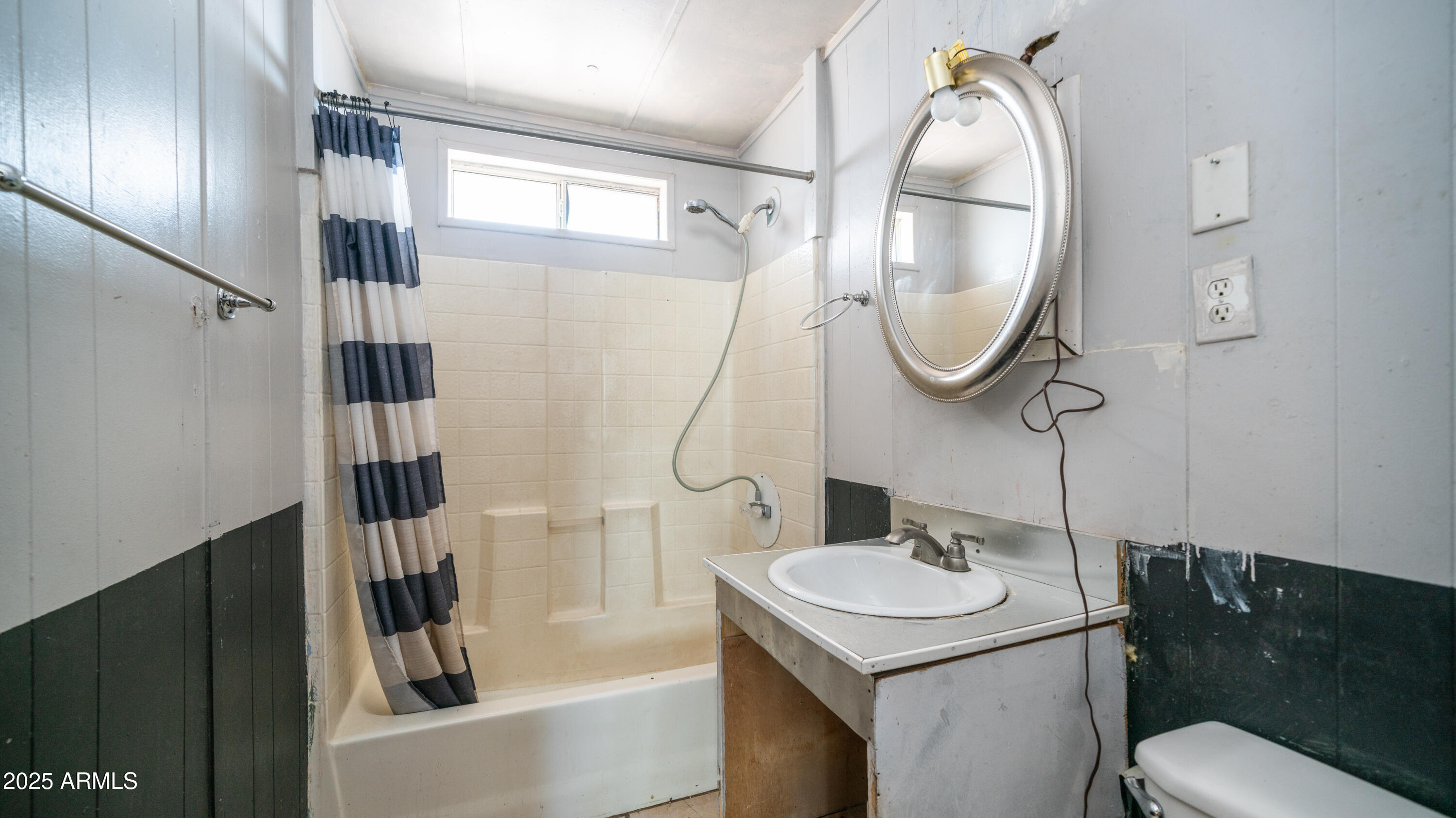 2533 E SUPERSTITION Boulevard