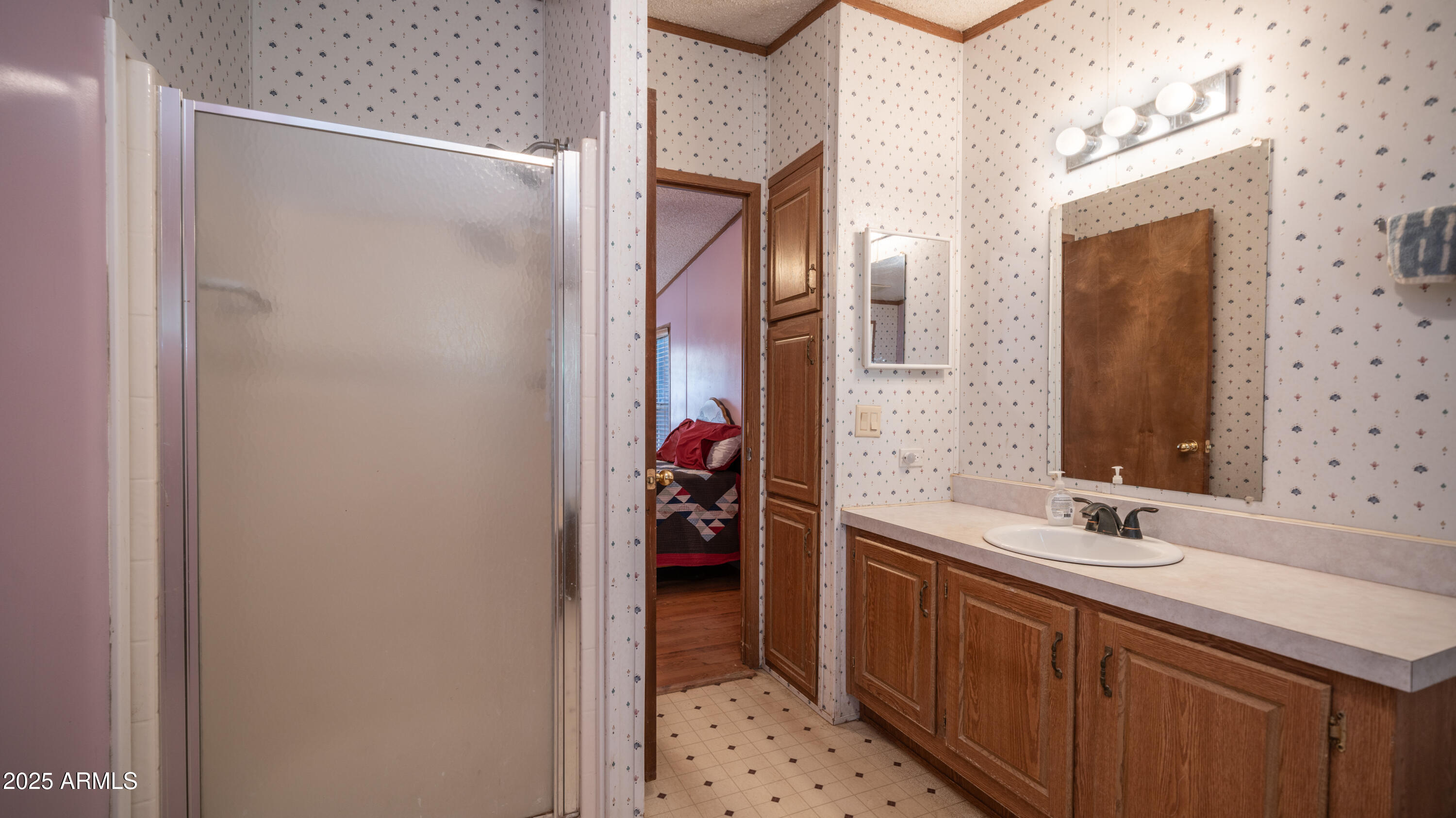 2533 E SUPERSTITION Boulevard