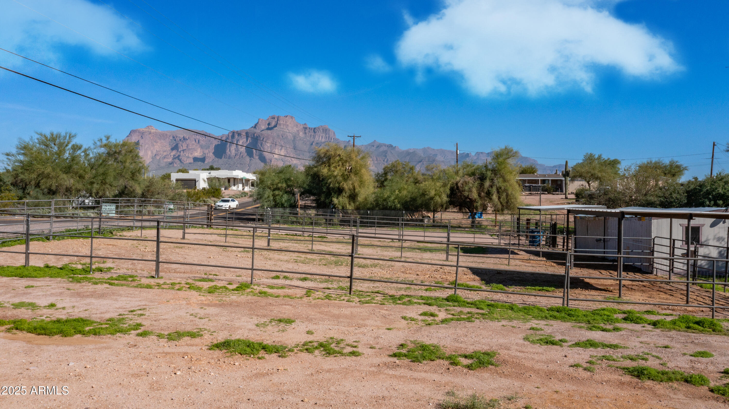 2533 E SUPERSTITION Boulevard