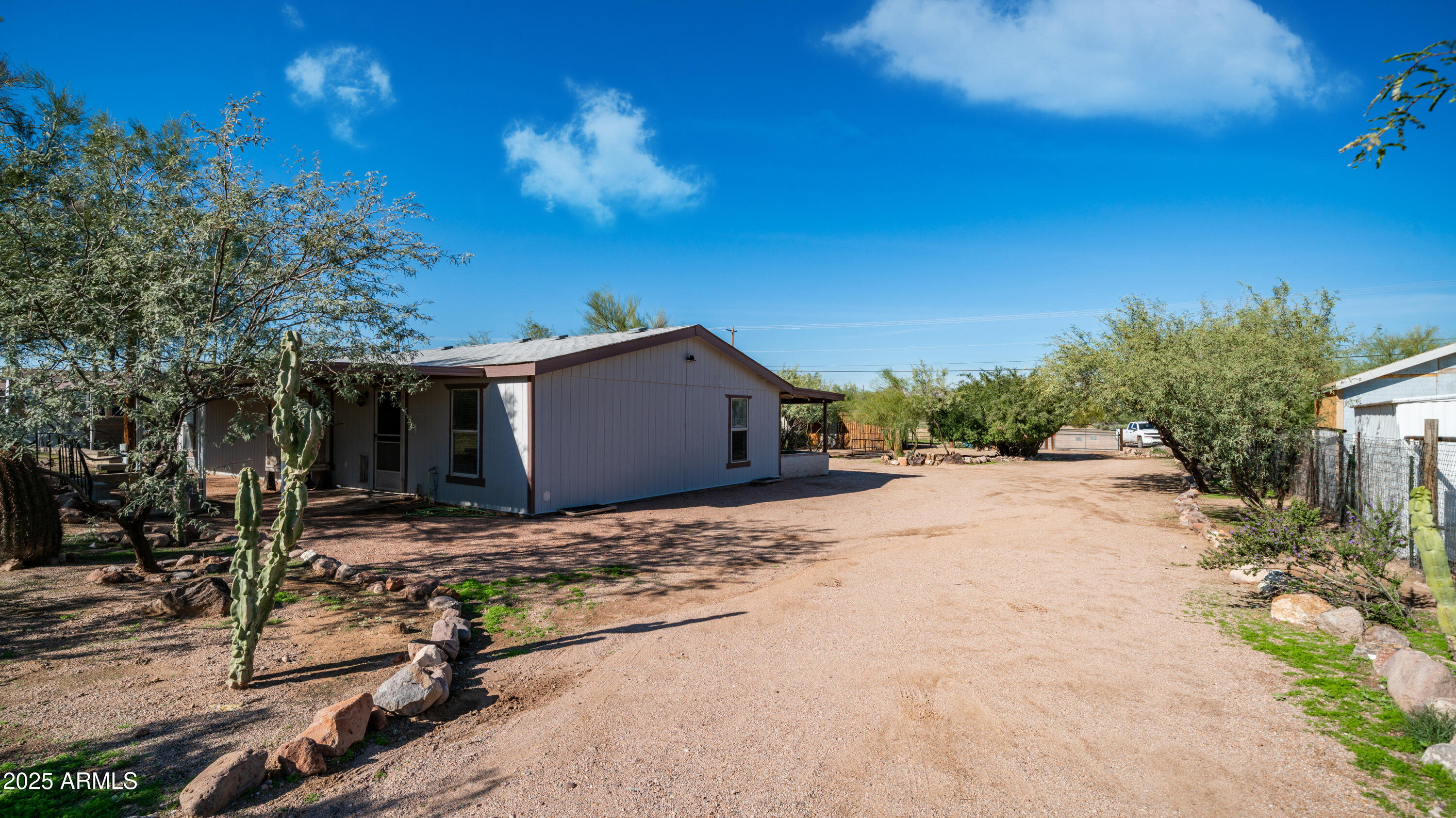 2533 E SUPERSTITION Boulevard