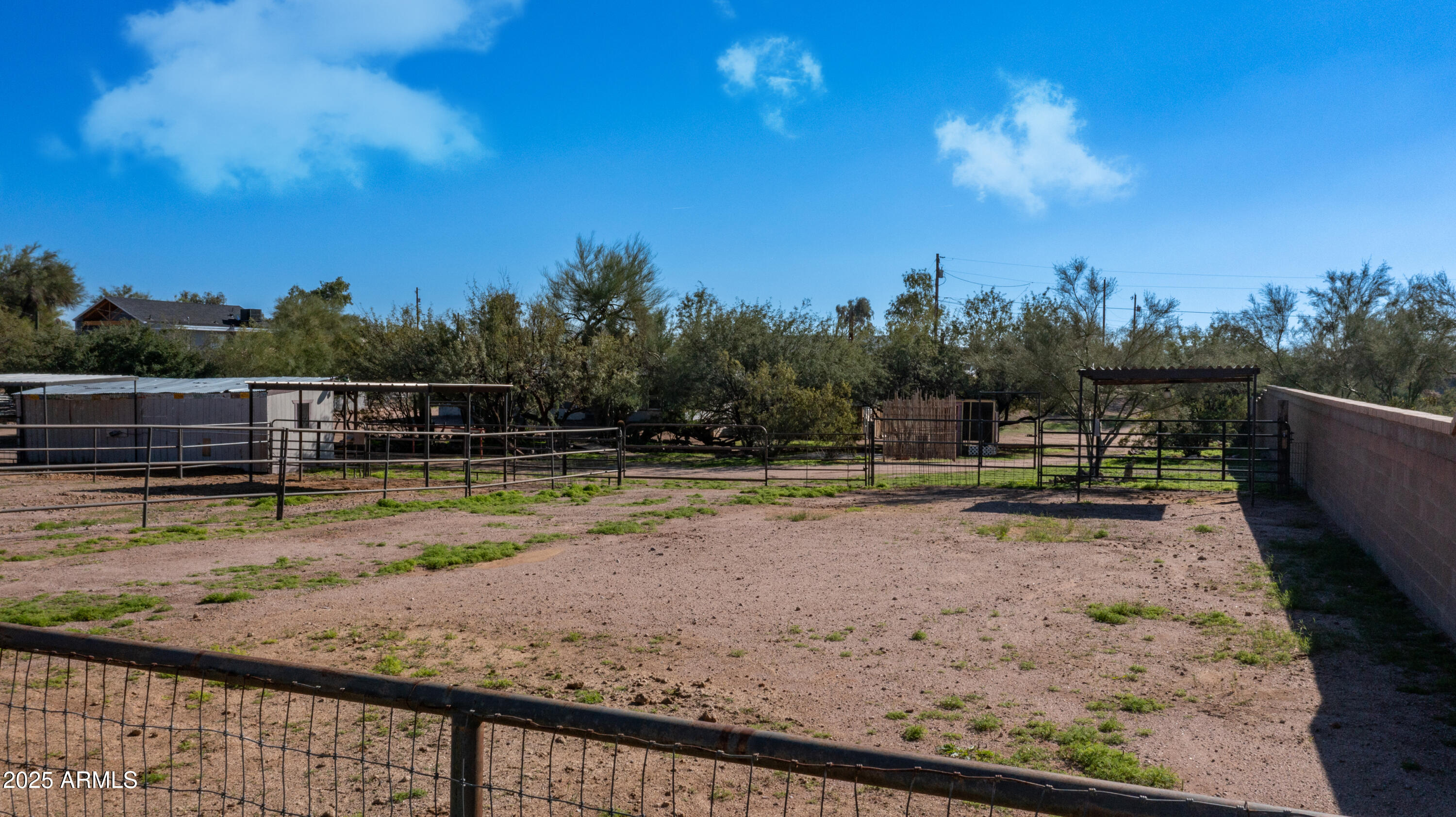 2533 E SUPERSTITION Boulevard