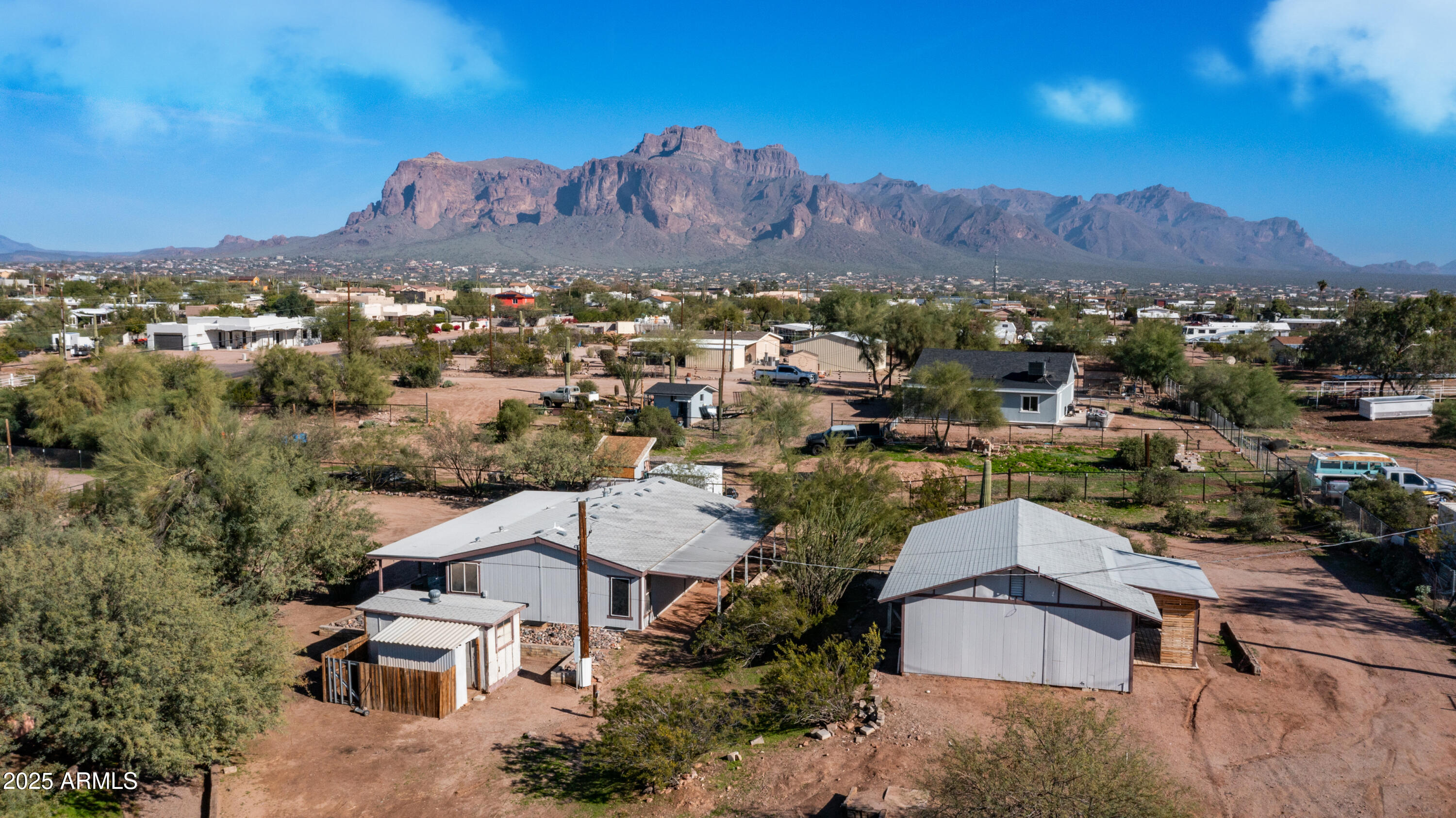 2533 E SUPERSTITION Boulevard