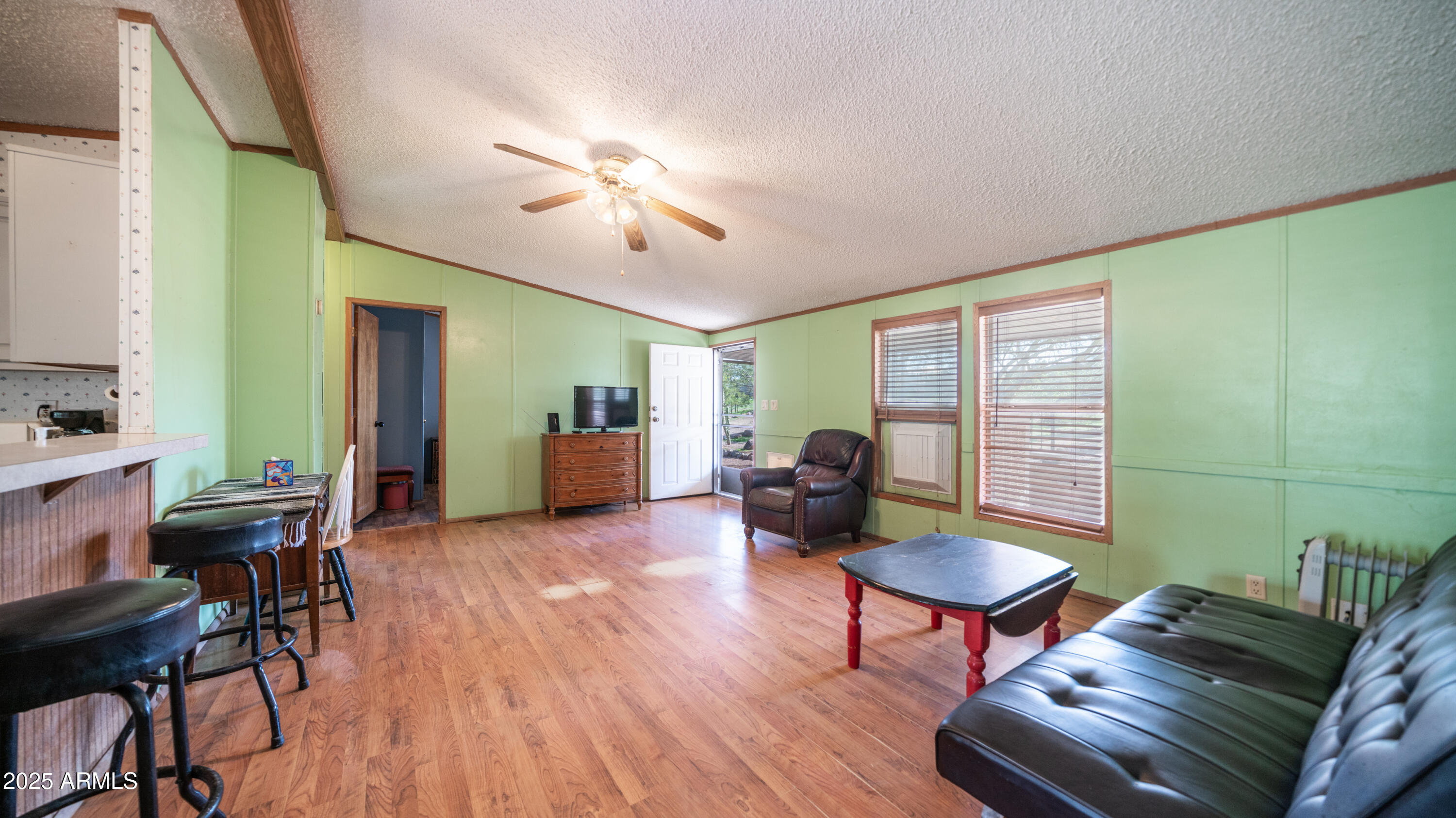 2533 E SUPERSTITION Boulevard