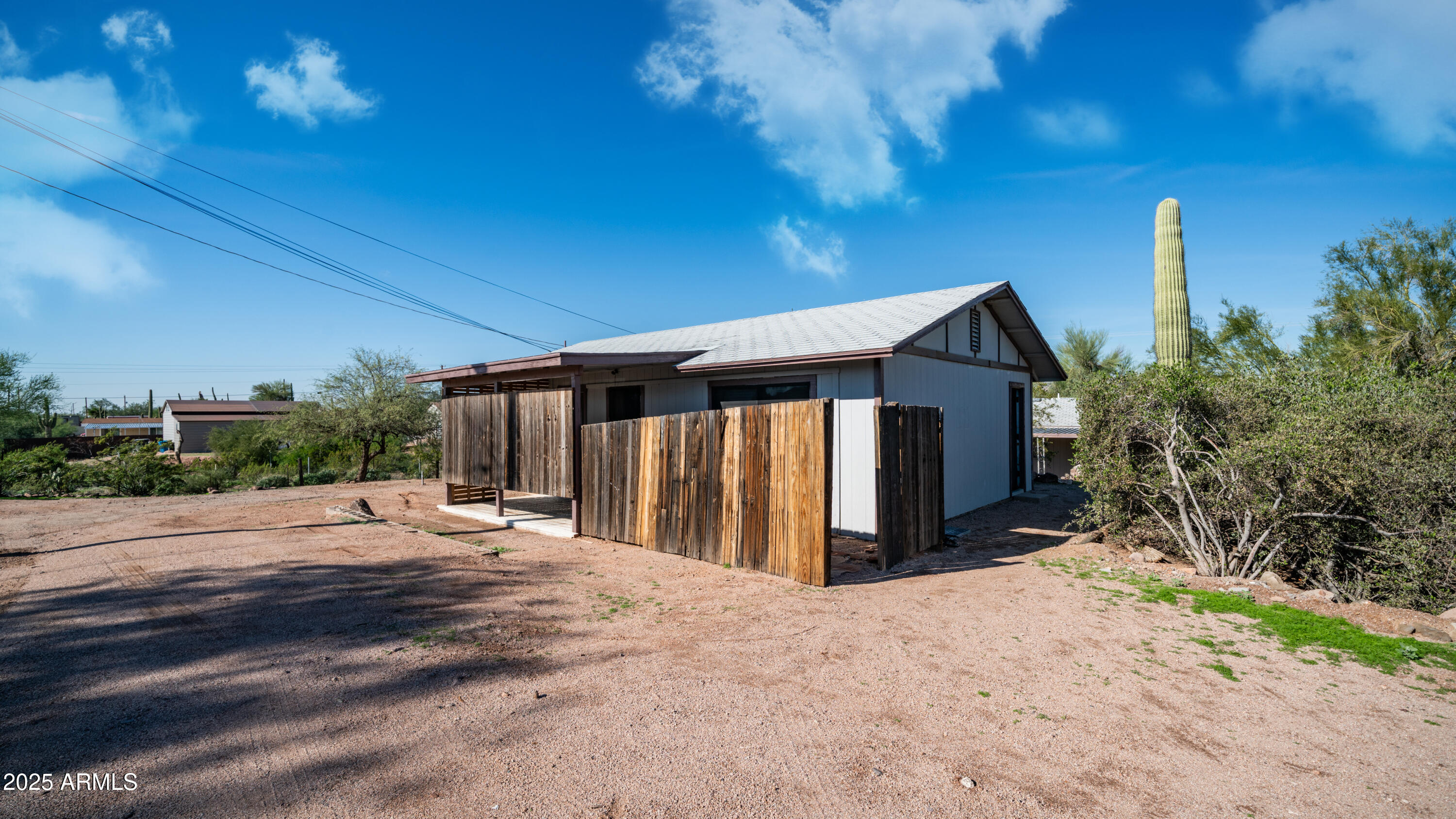 2533 E SUPERSTITION Boulevard