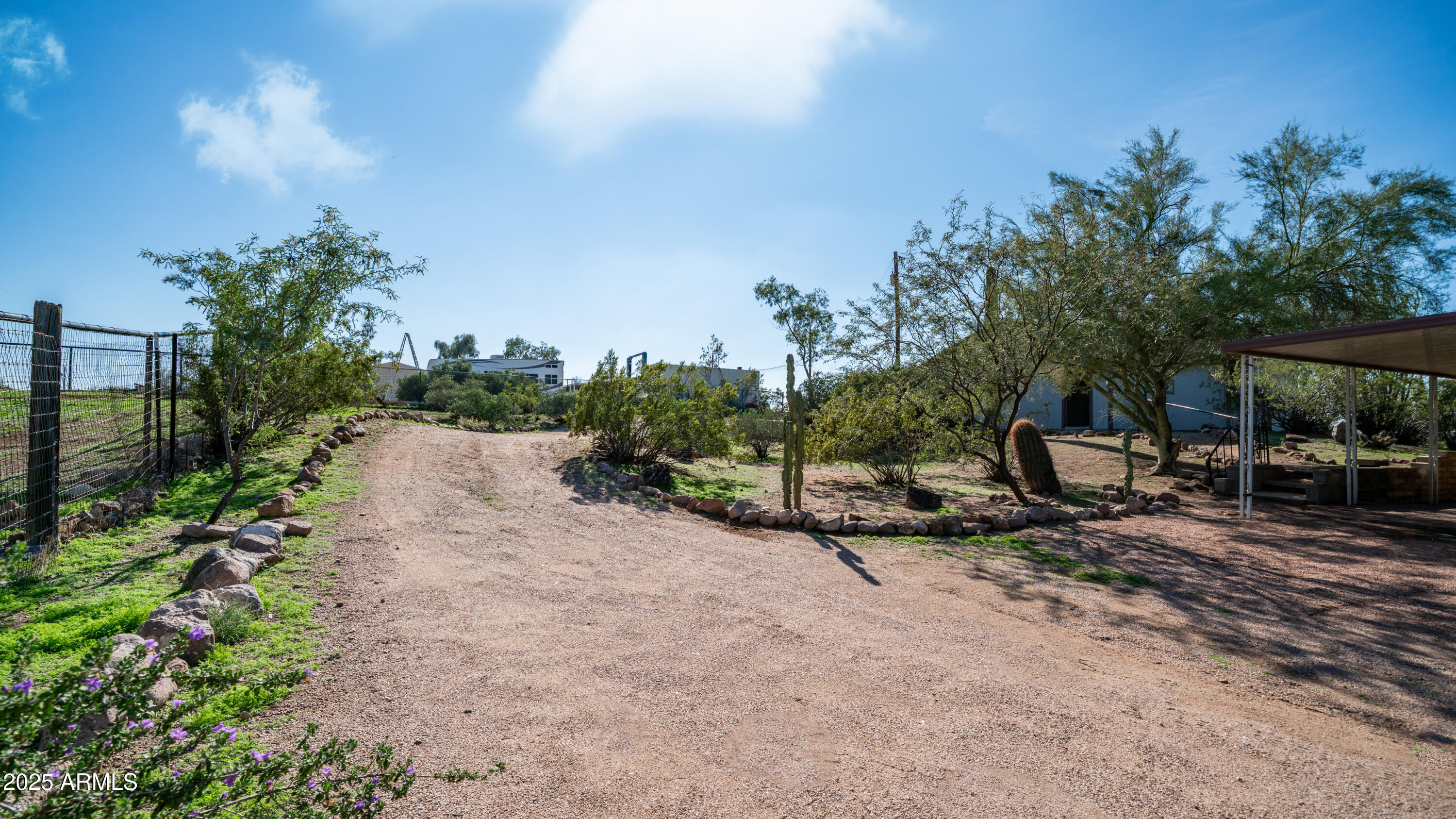 2533 E SUPERSTITION Boulevard