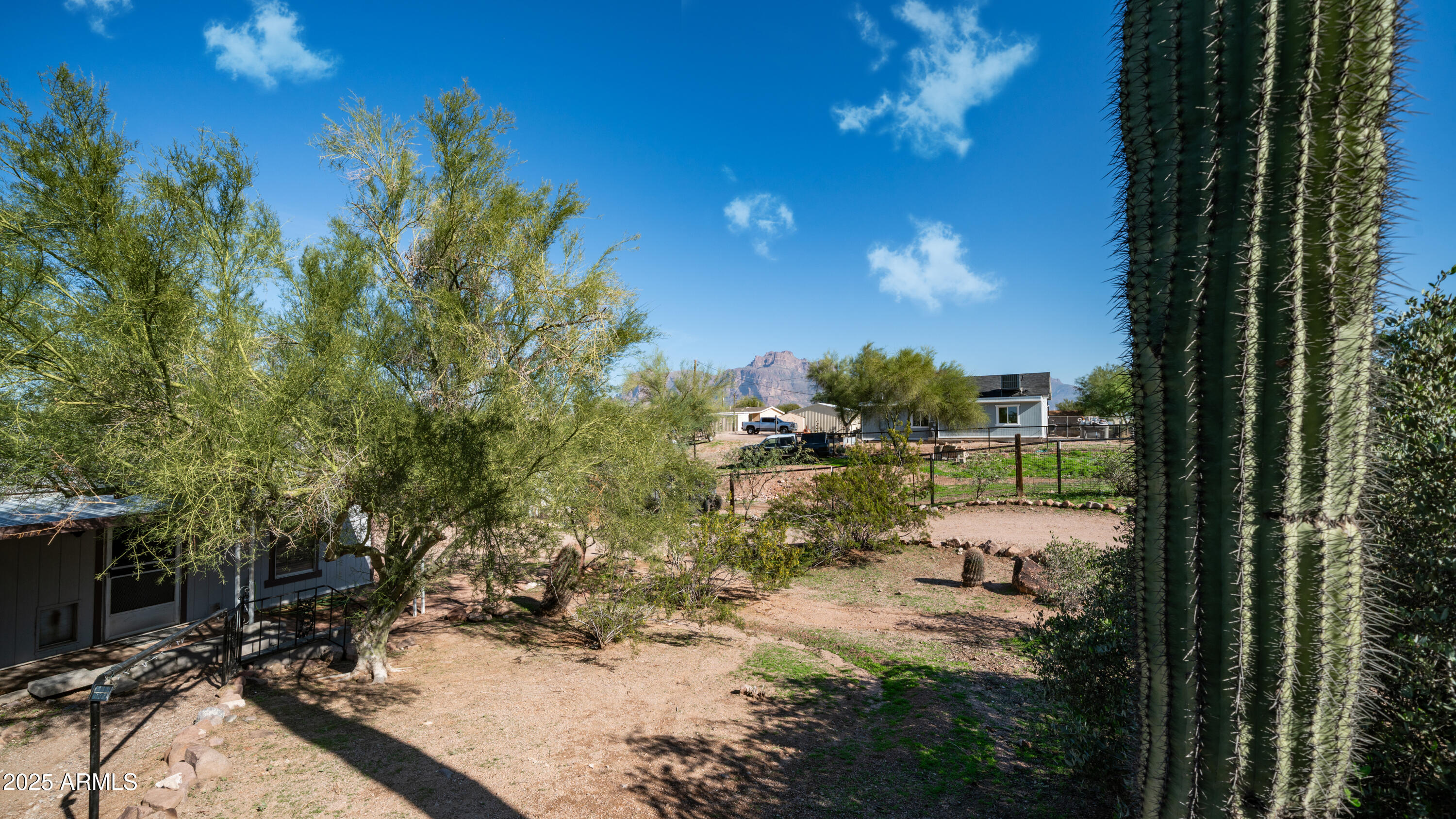 2533 E SUPERSTITION Boulevard