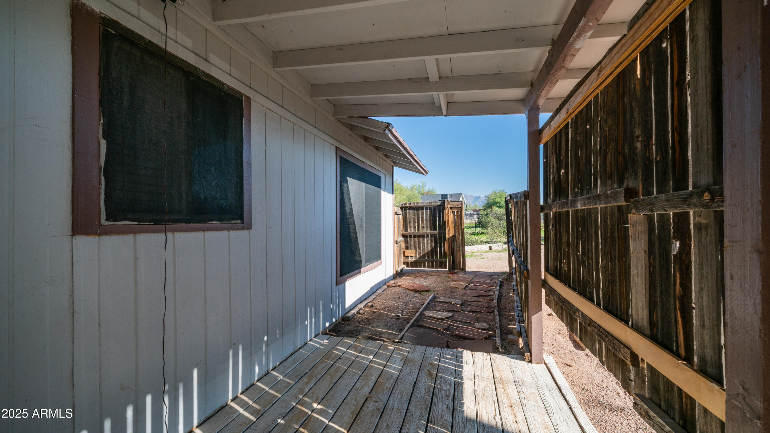 2533 E SUPERSTITION Boulevard