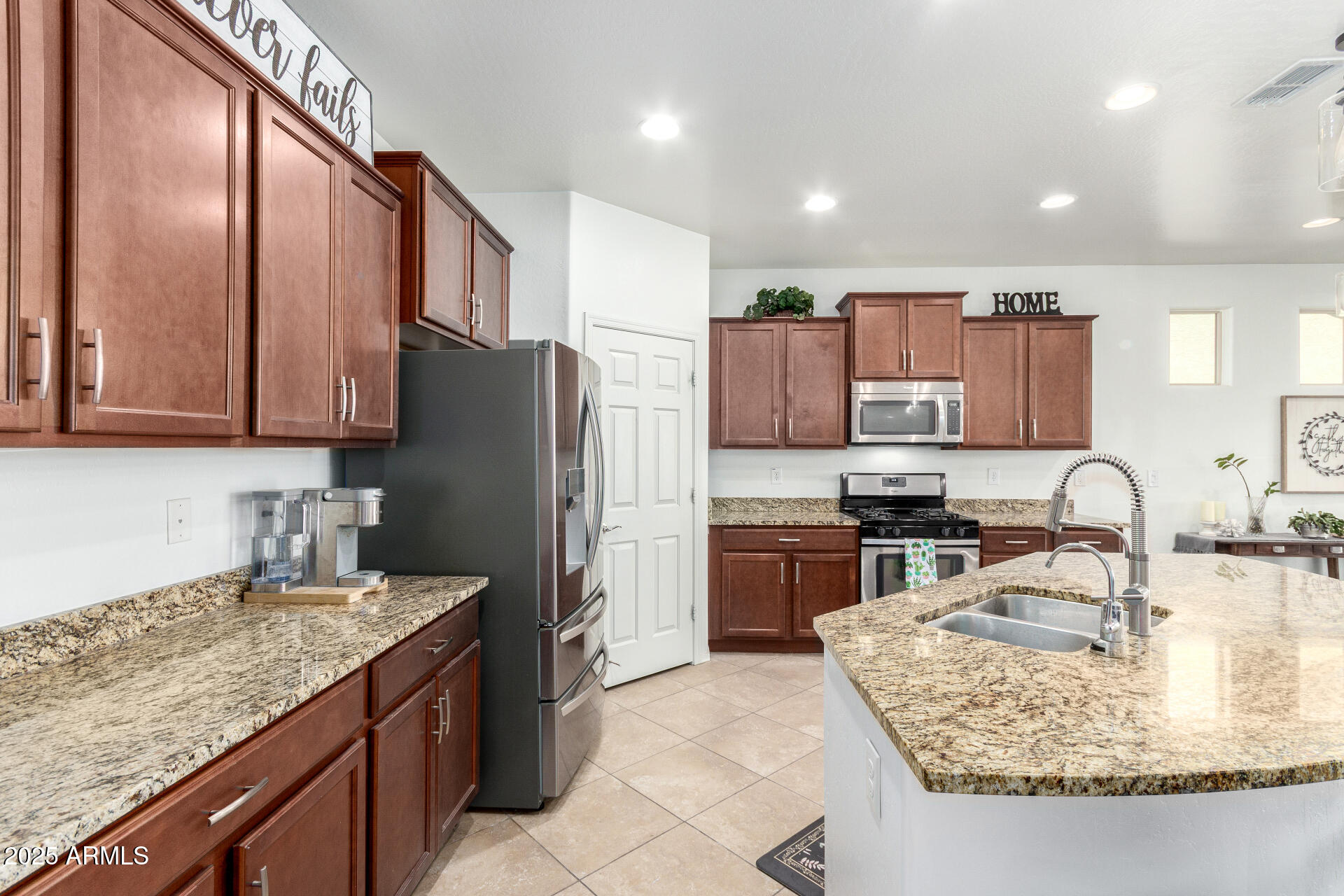 7152 W MERRIWEATHER Way