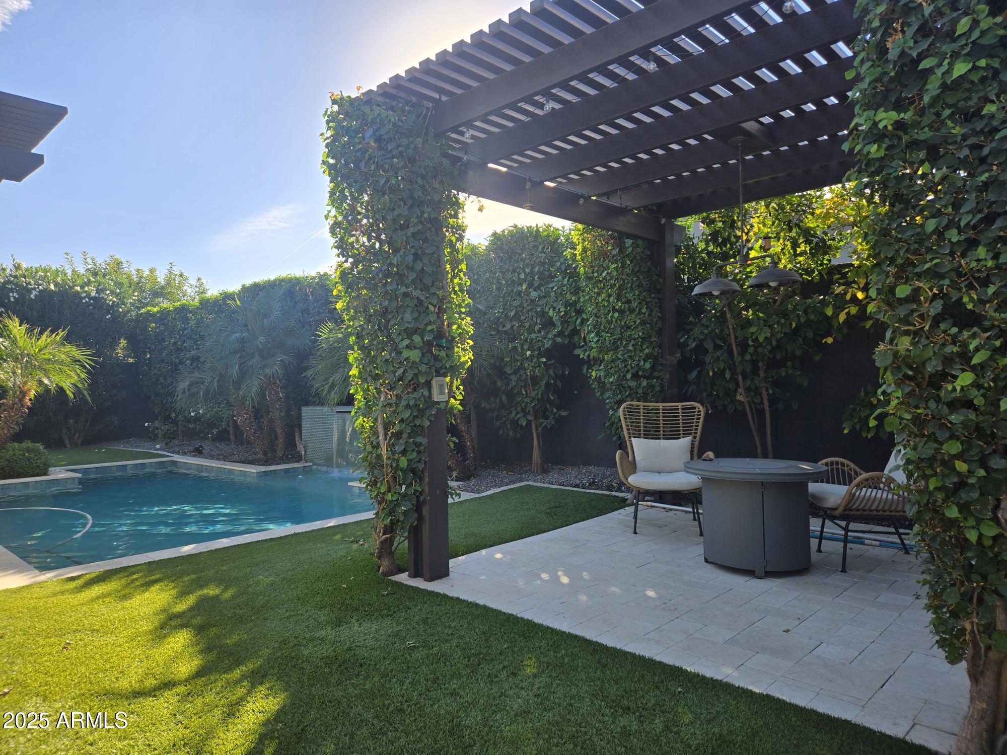 2859 E ARABIAN Drive