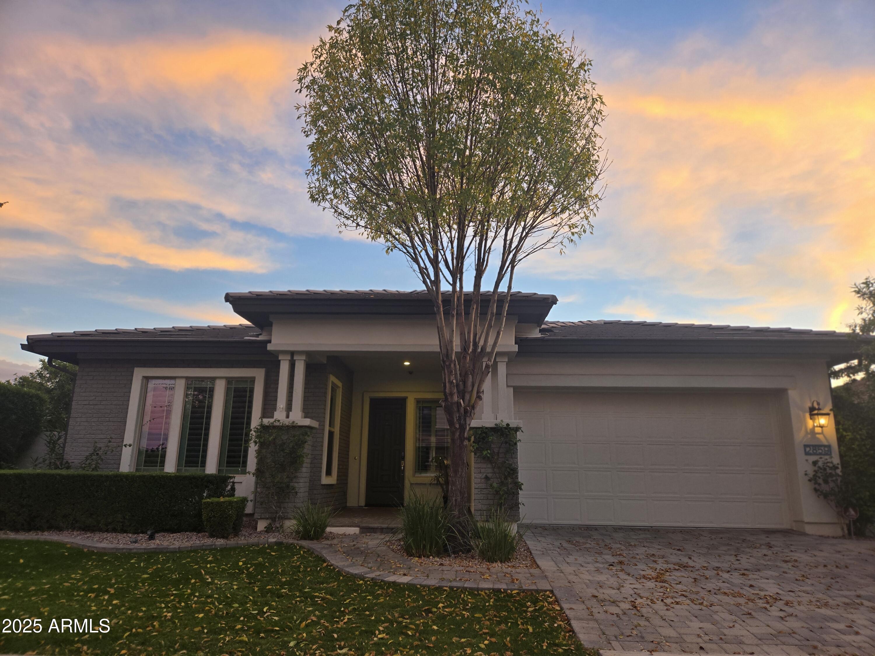 2859 E ARABIAN Drive