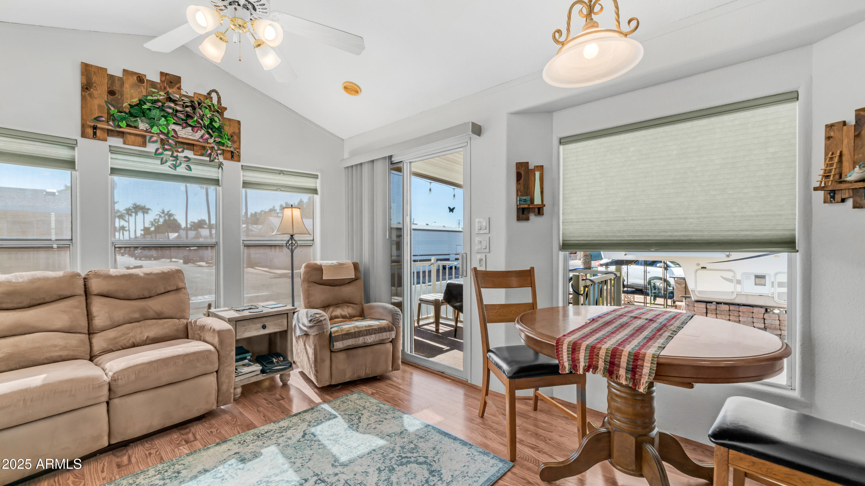 890 Nightdigger Road, 1106