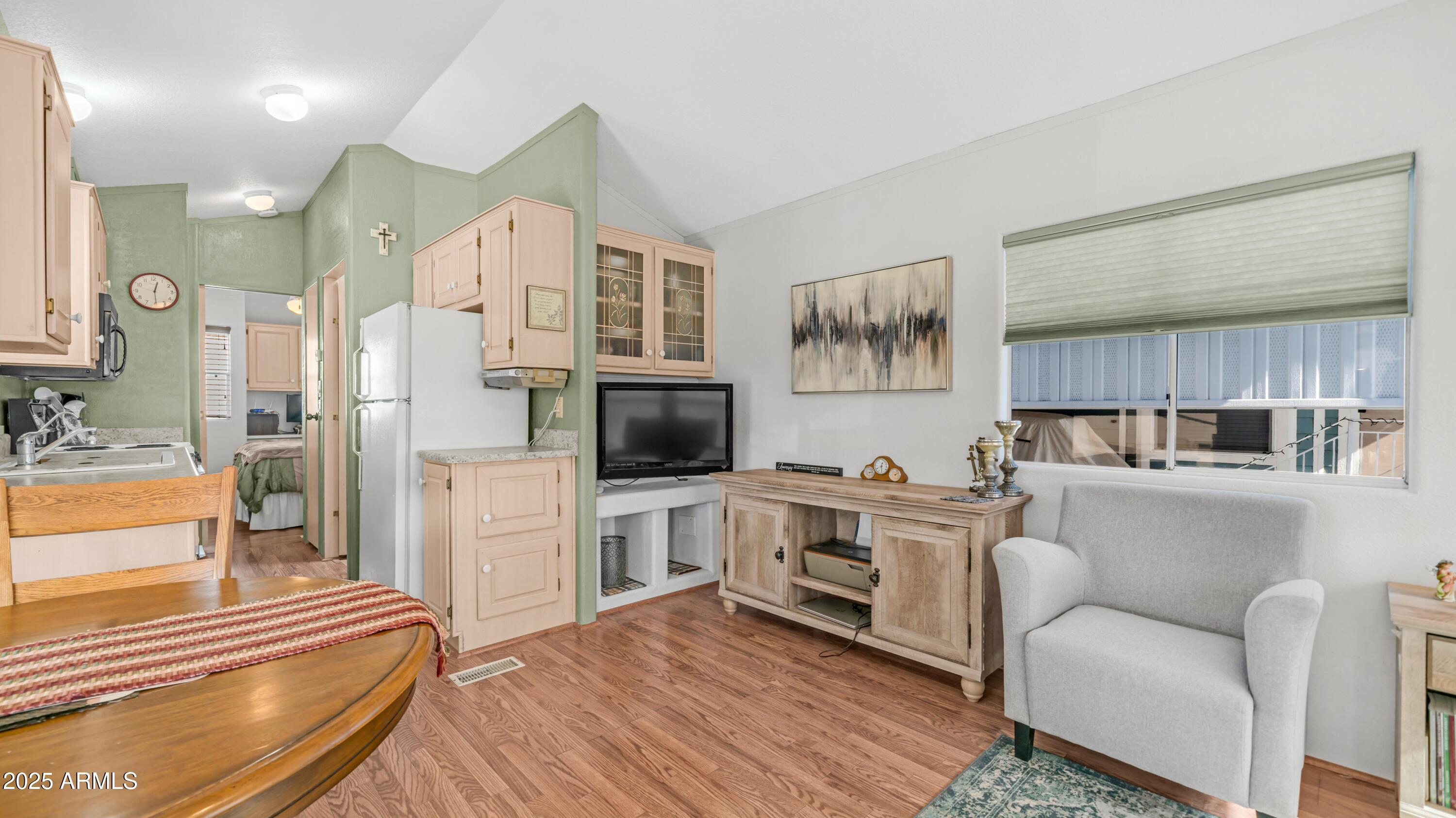 890 Nightdigger Road, 1106