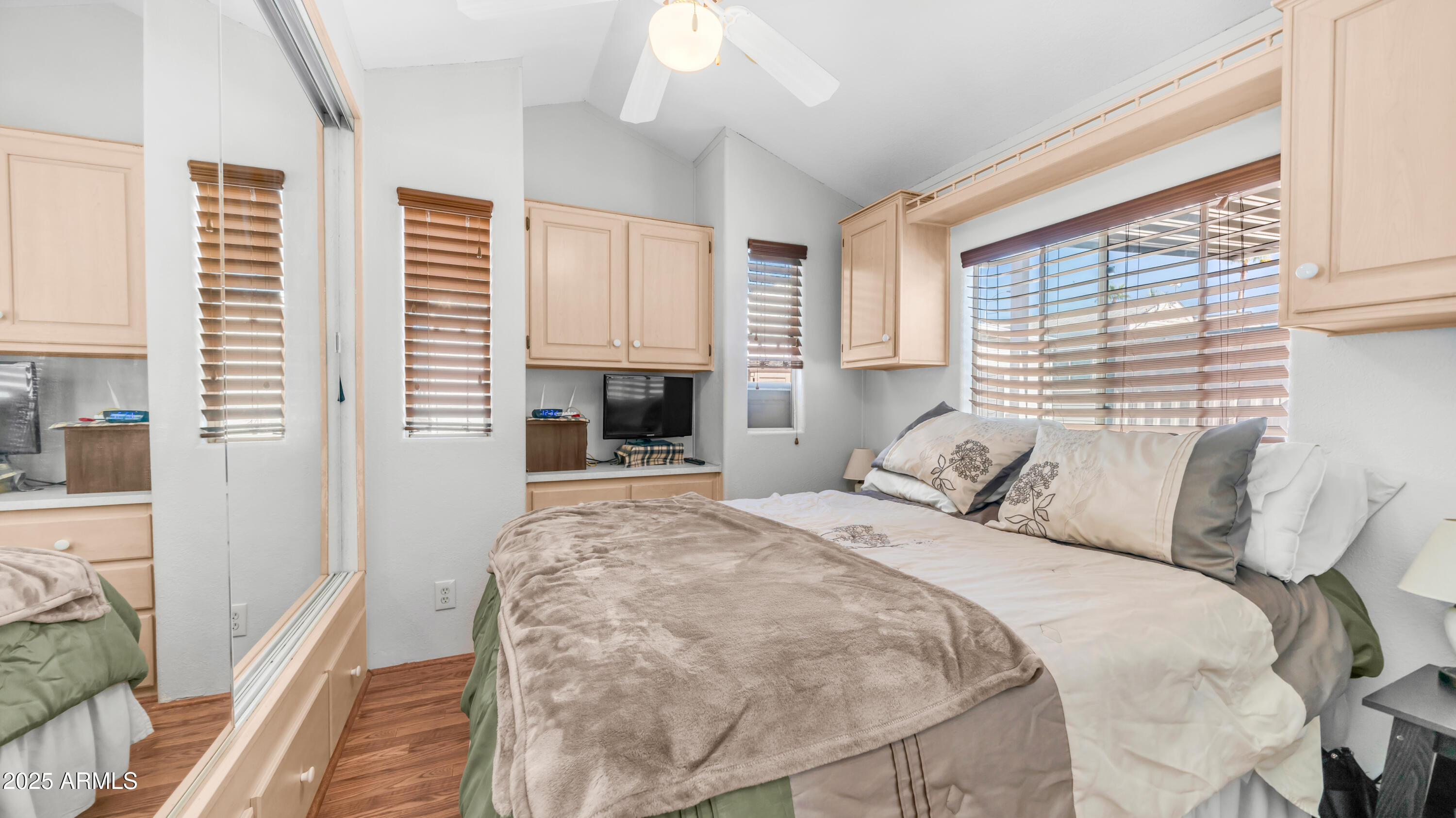 890 Nightdigger Road, 1106