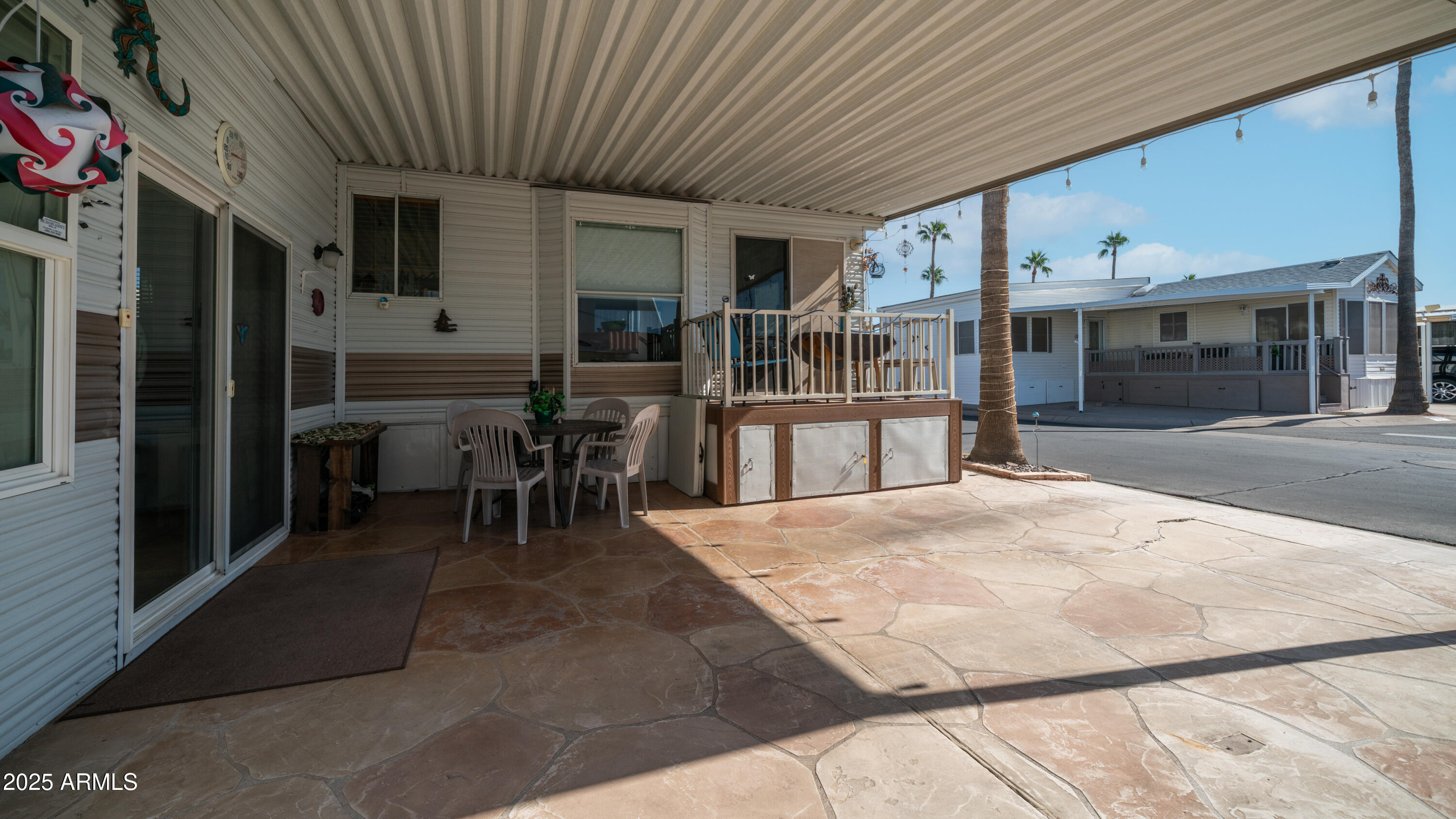 890 Nightdigger Road, 1106