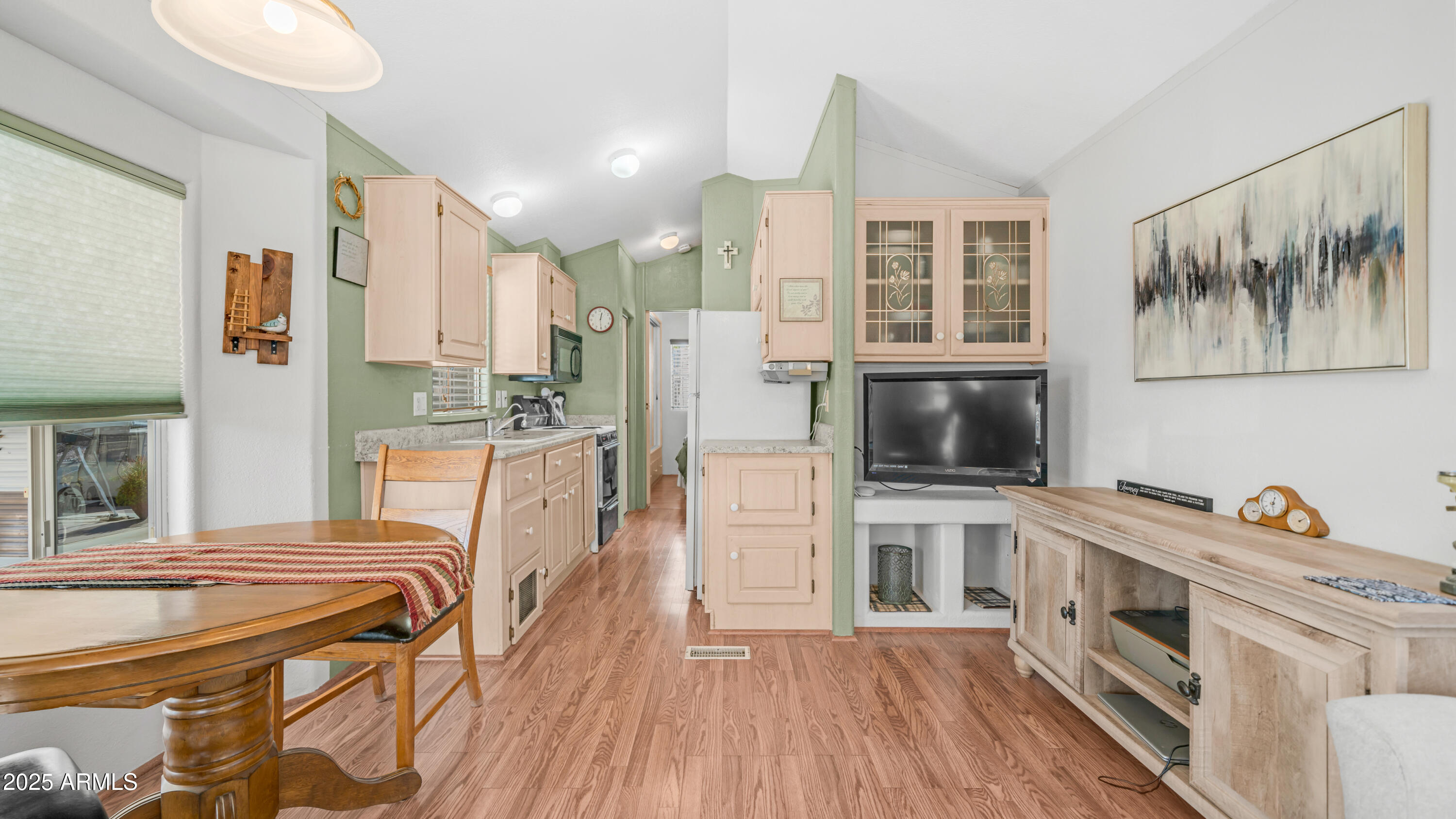 890 Nightdigger Road, 1106