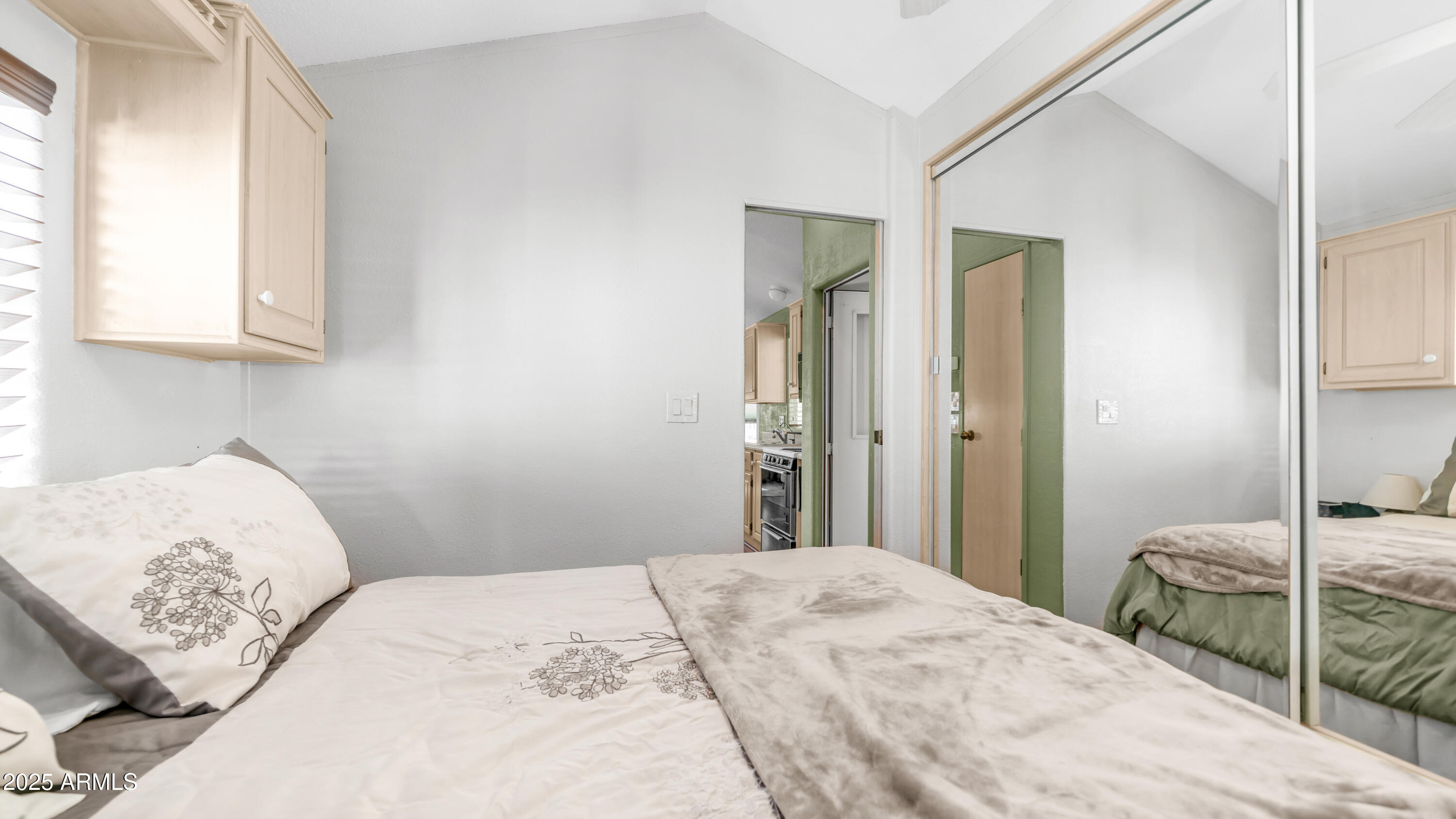 890 Nightdigger Road, 1106