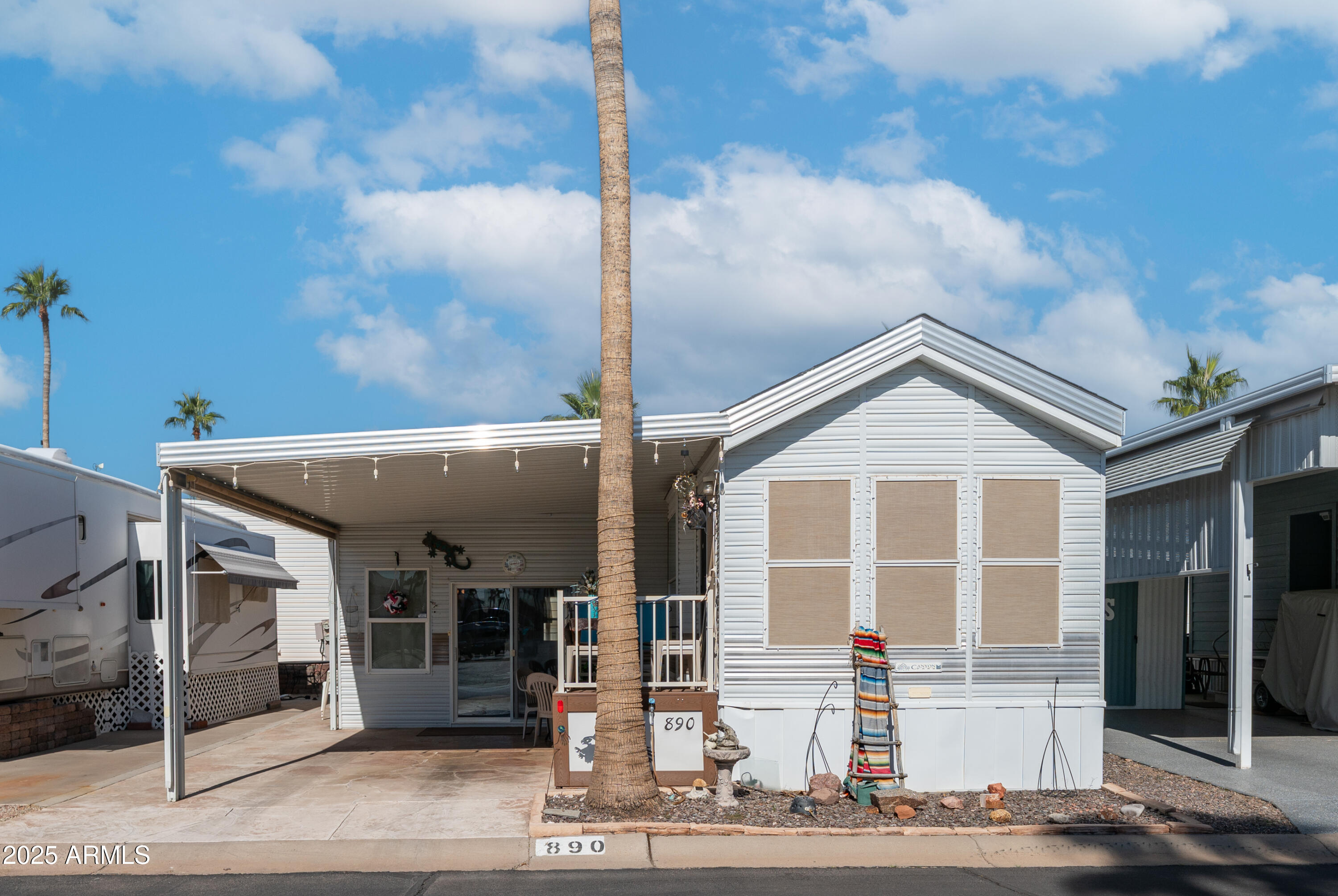 890 Nightdigger Road, 1106