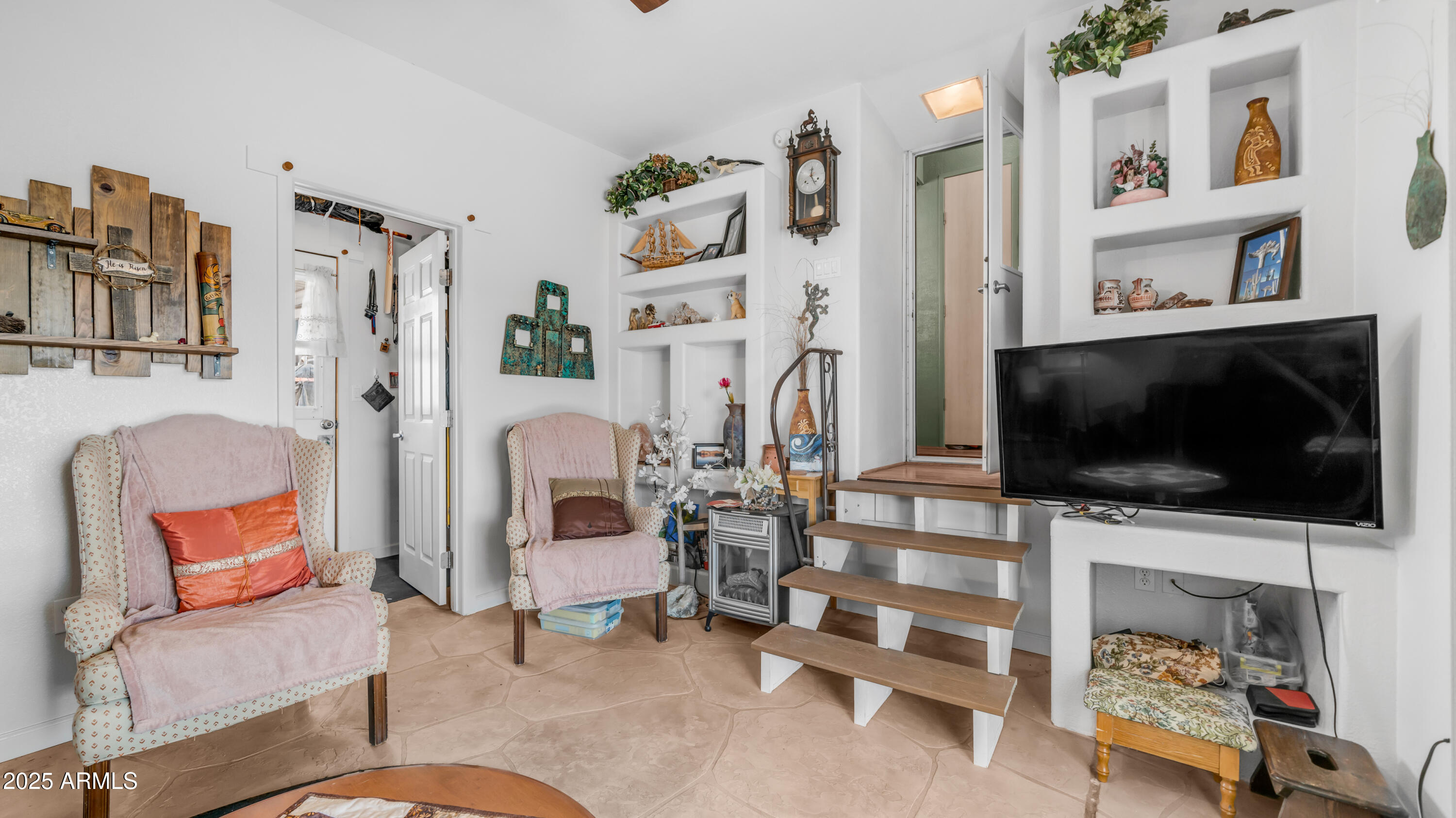 890 Nightdigger Road, 1106