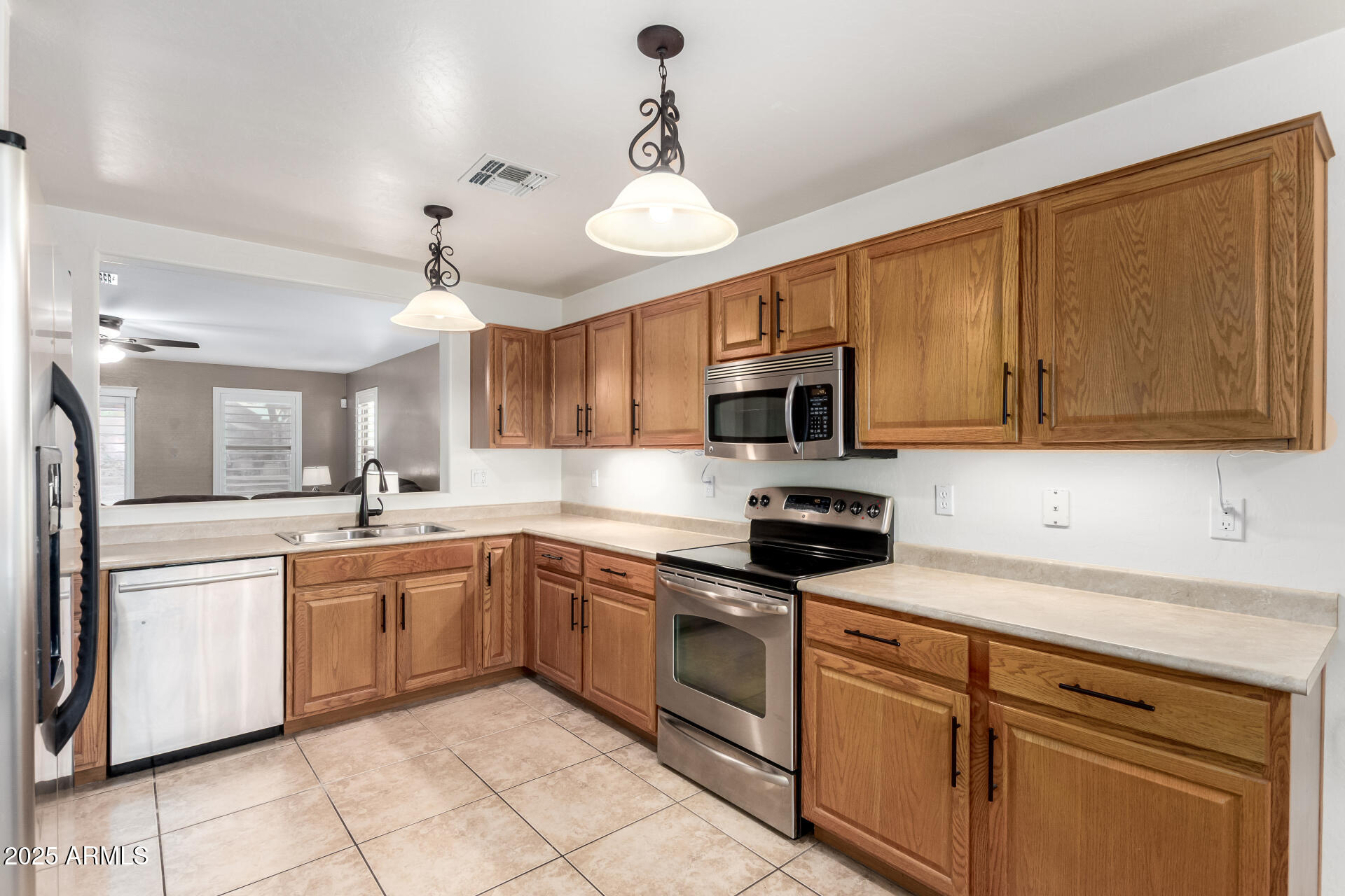 2119 W DESERT SEASONS Drive