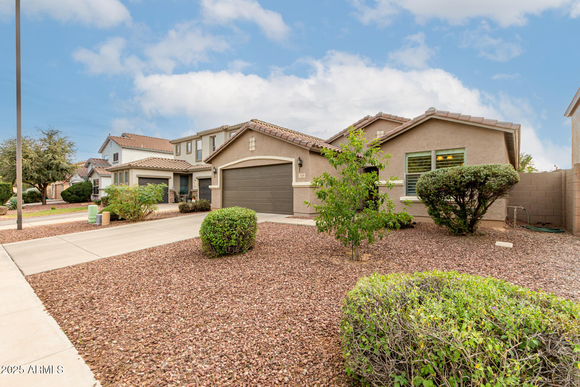 2119 W DESERT SEASONS Drive