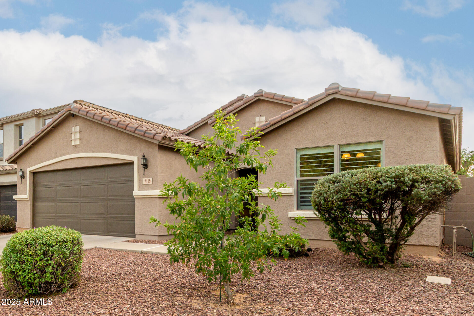 2119 W DESERT SEASONS Drive