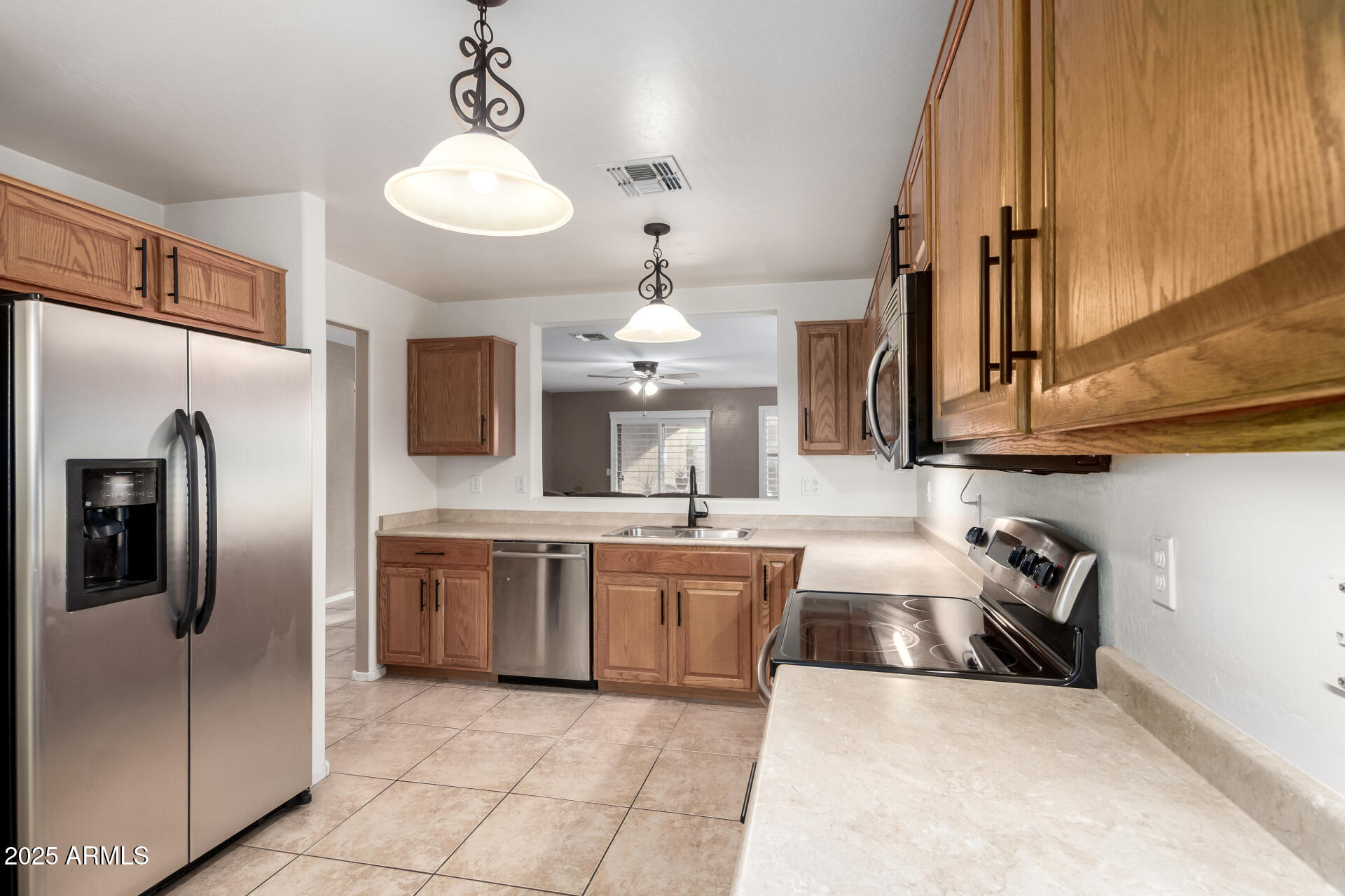 2119 W DESERT SEASONS Drive