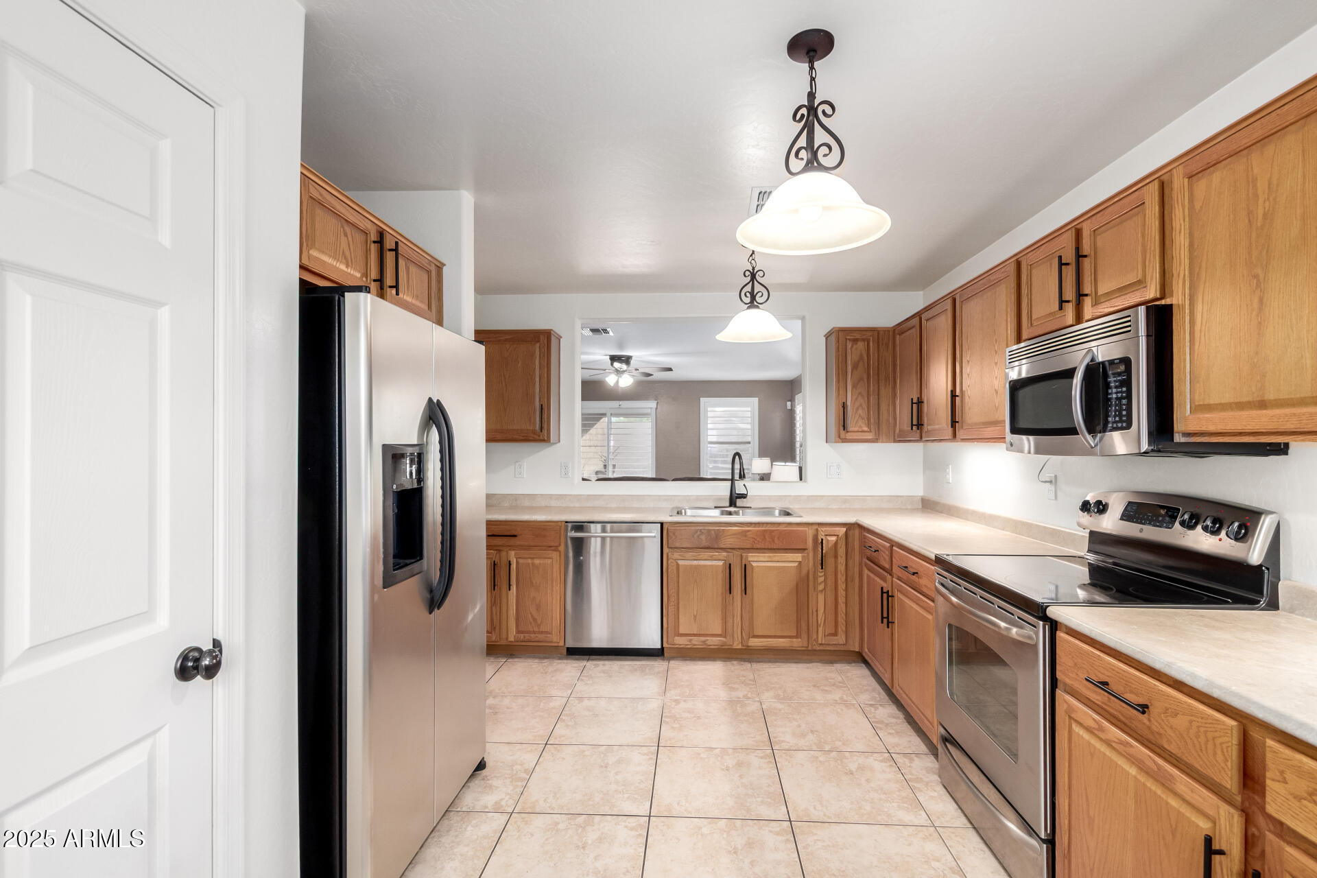 2119 W DESERT SEASONS Drive