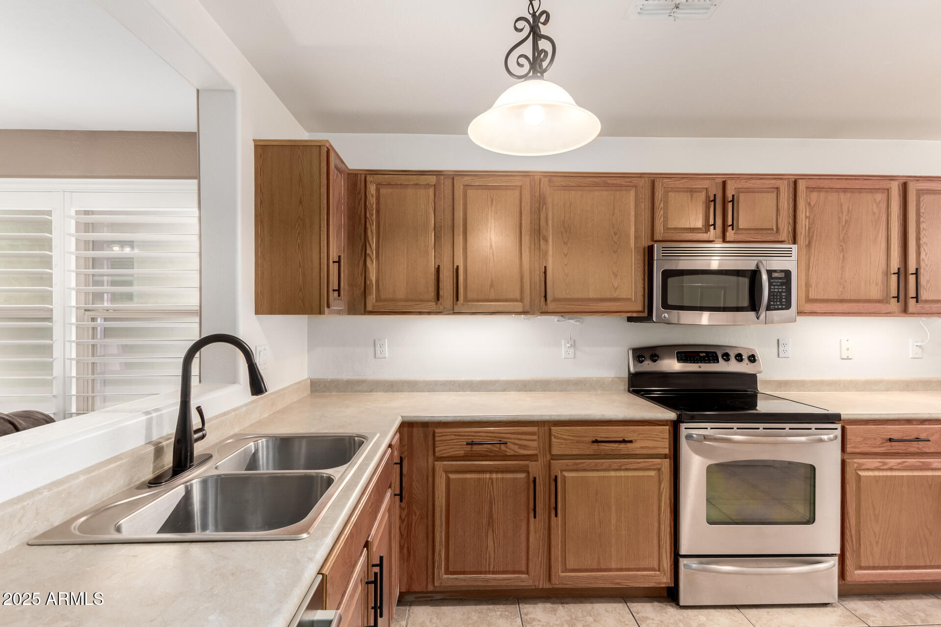 2119 W DESERT SEASONS Drive