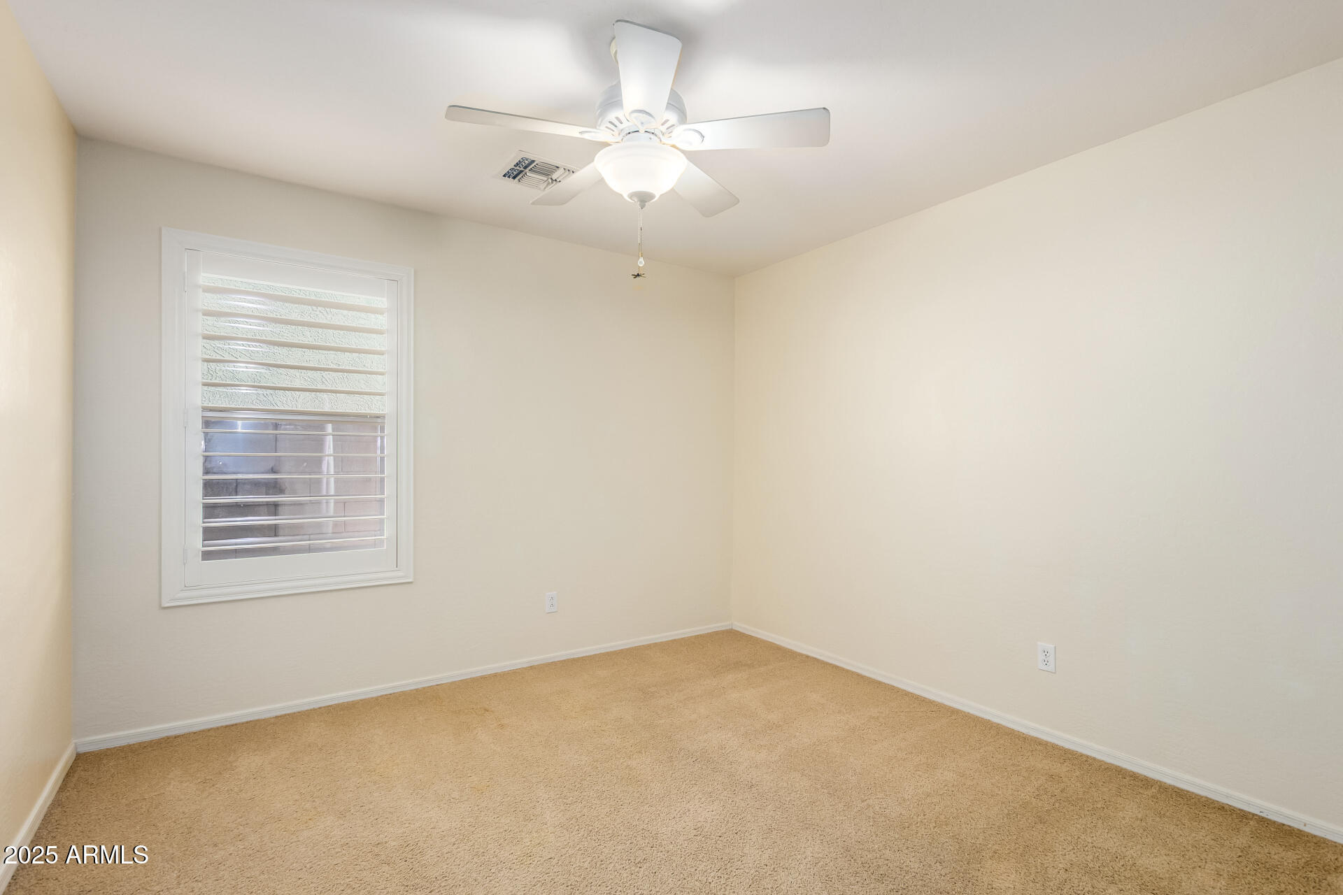 2119 W DESERT SEASONS Drive