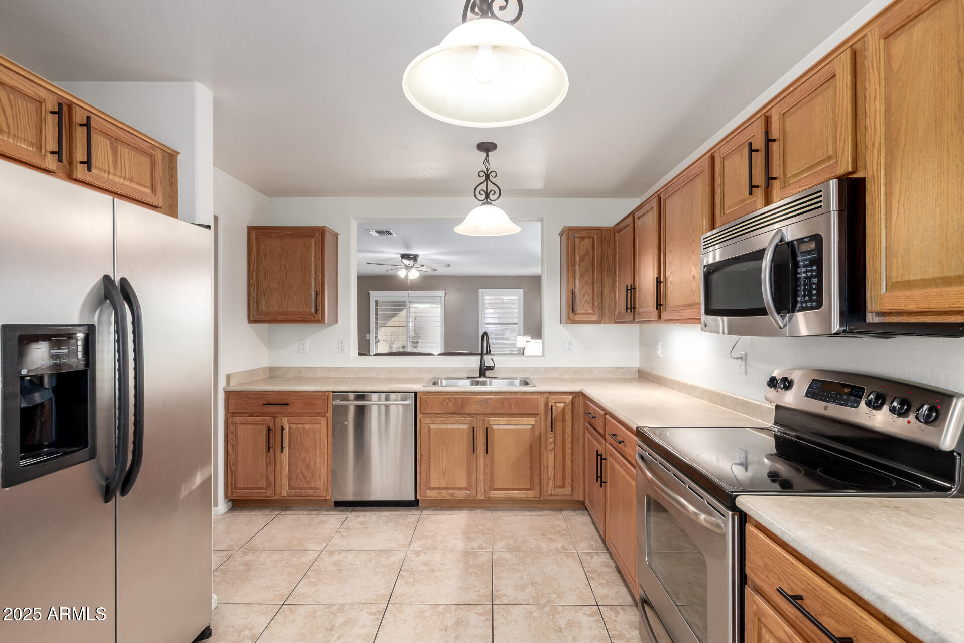 2119 W DESERT SEASONS Drive