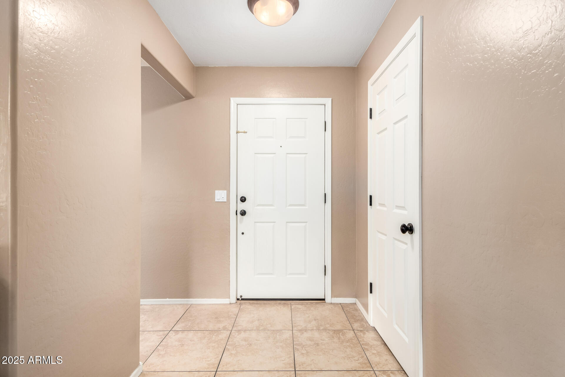 2119 W DESERT SEASONS Drive