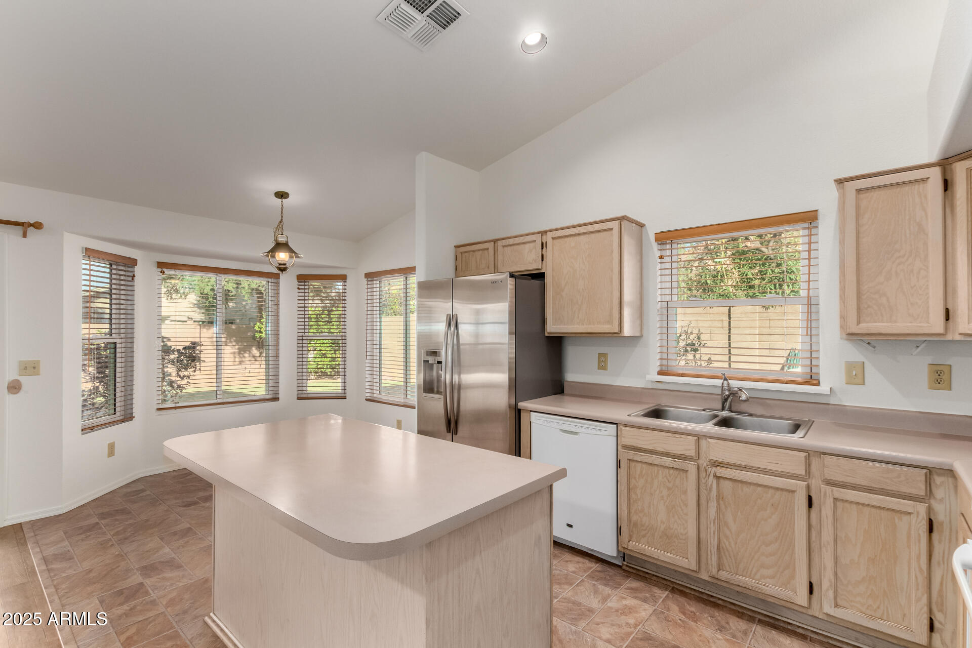 4752 E ENCANTO Street