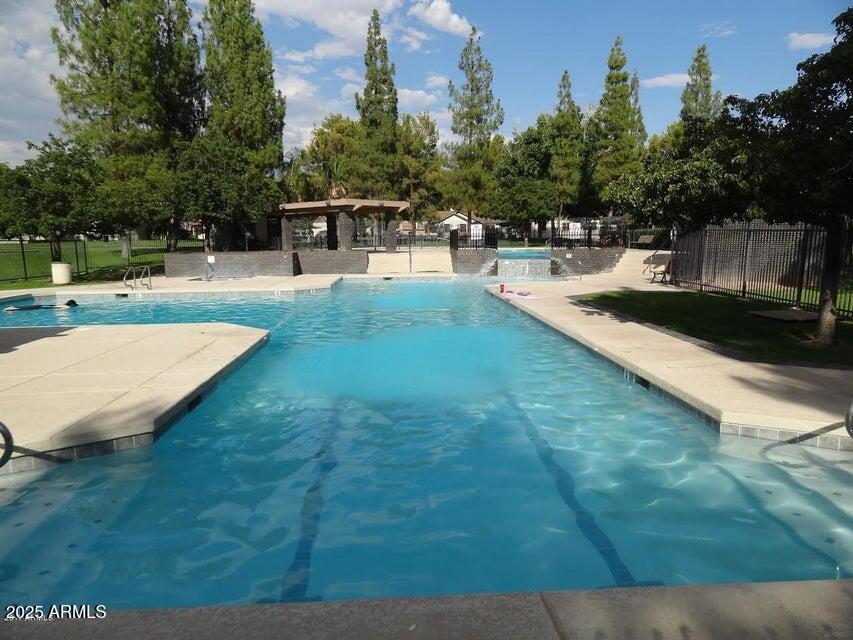 5135 E EVERGREEN Street, 1165