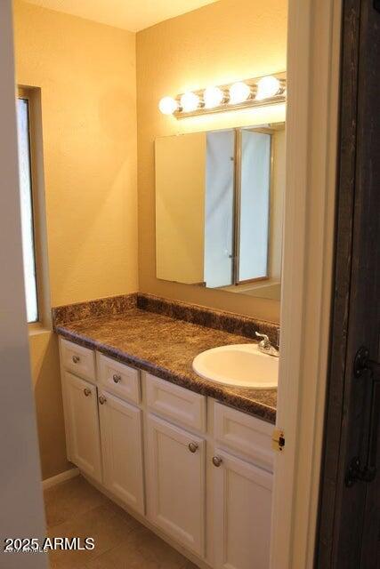 5135 E EVERGREEN Street, 1165