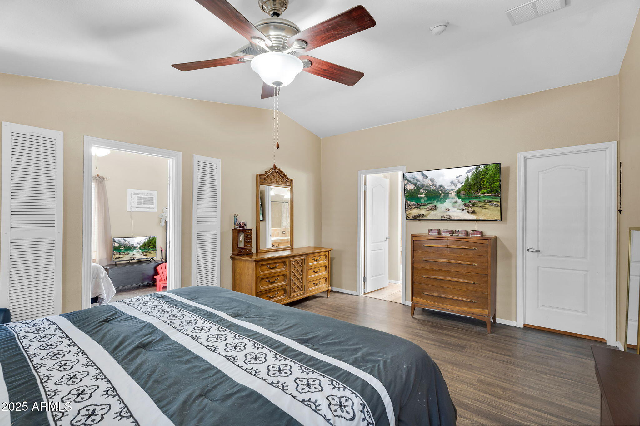 201 S Greenfield Road, 266