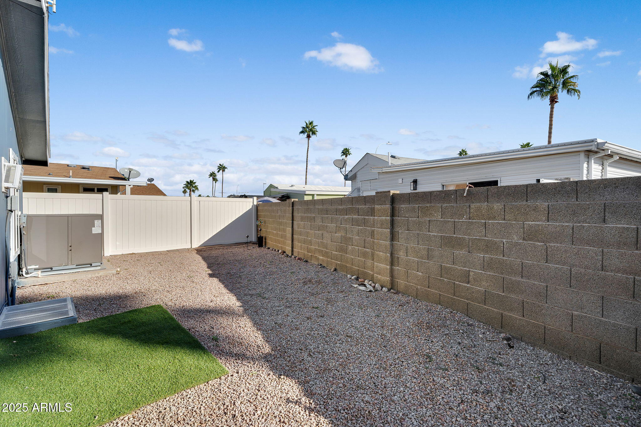 201 S Greenfield Road, 266