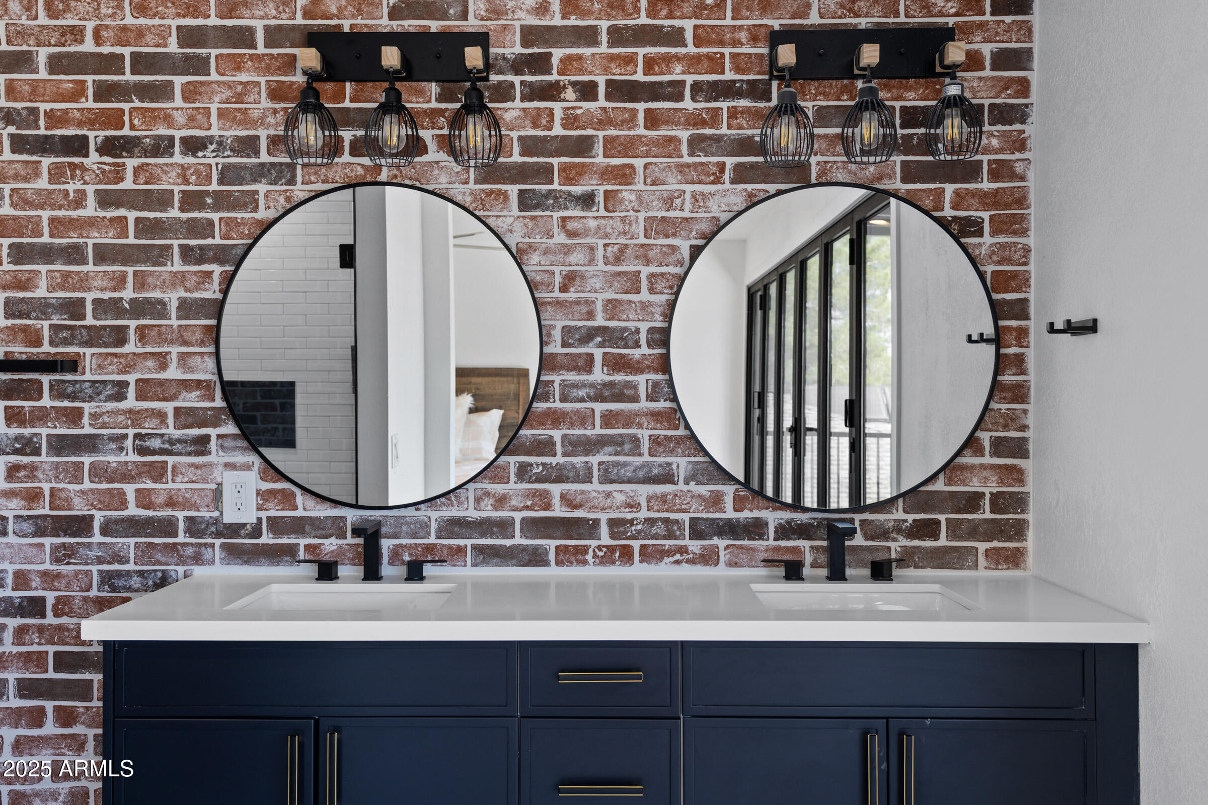 11442 N BANCROFT Drive