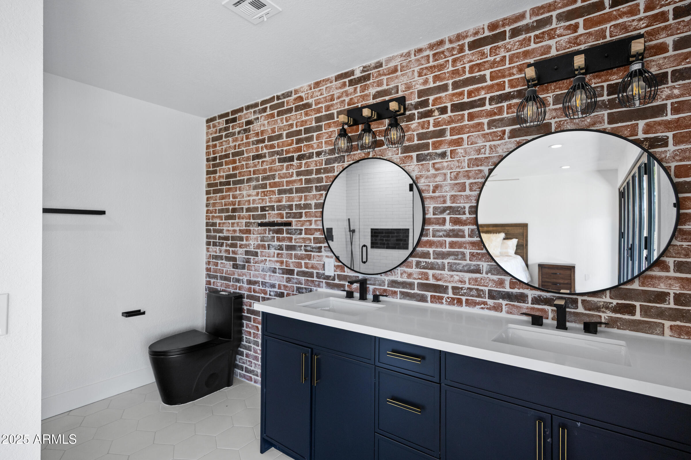 11442 N BANCROFT Drive