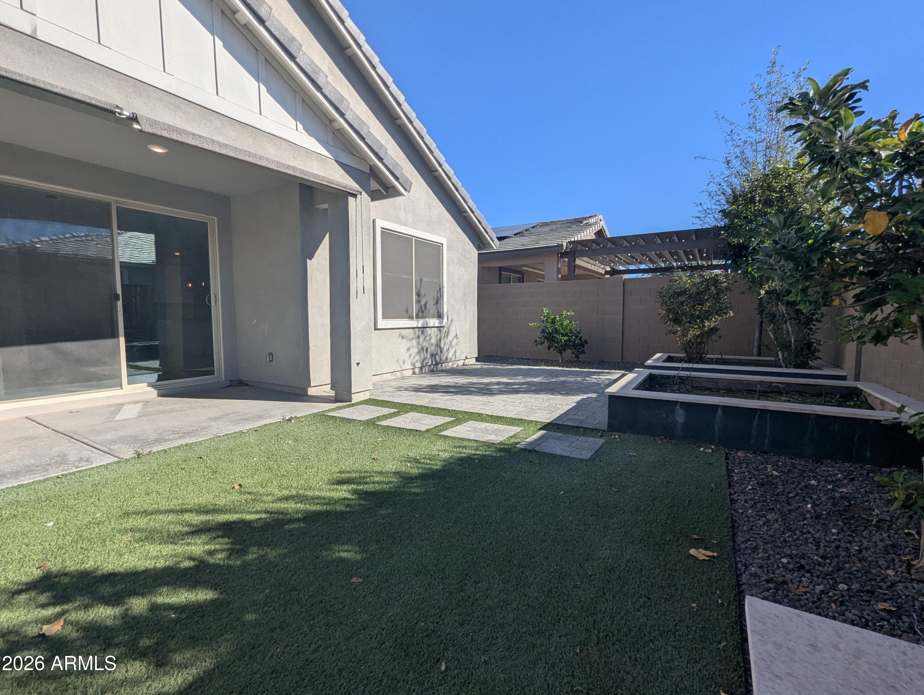 22547 E QUINTERO Road