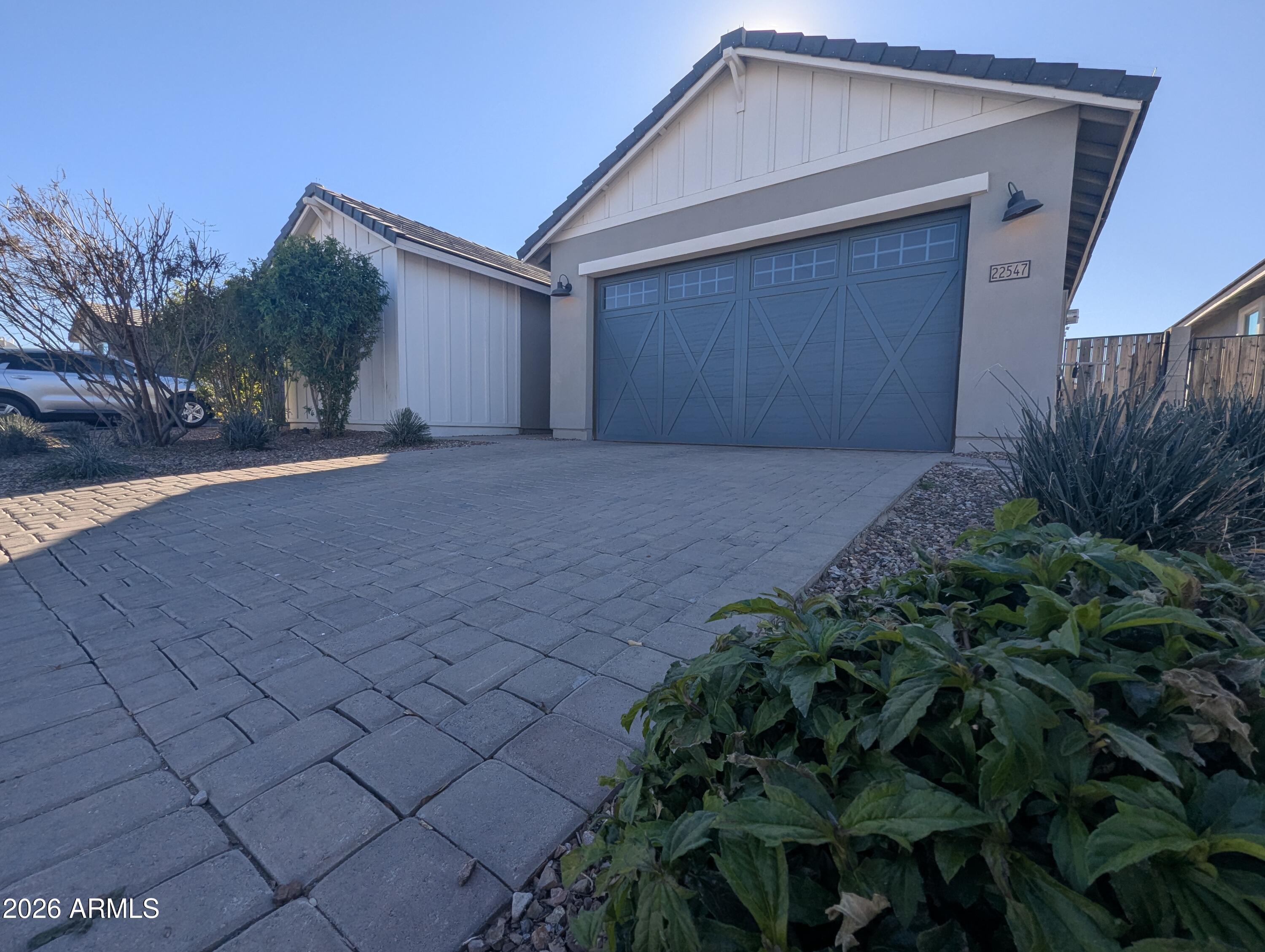 22547 E QUINTERO Road