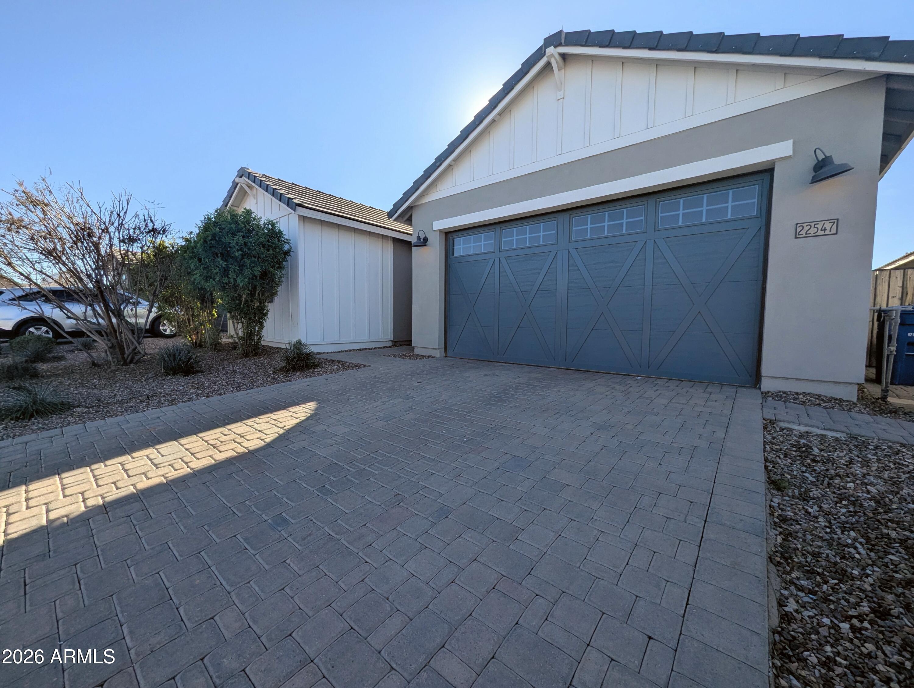 22547 E QUINTERO Road