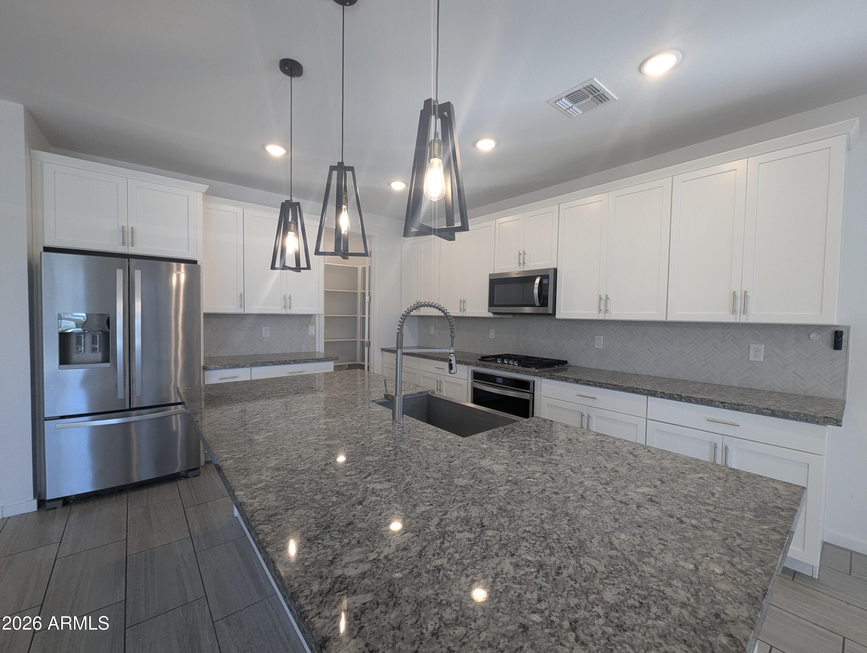 22547 E QUINTERO Road