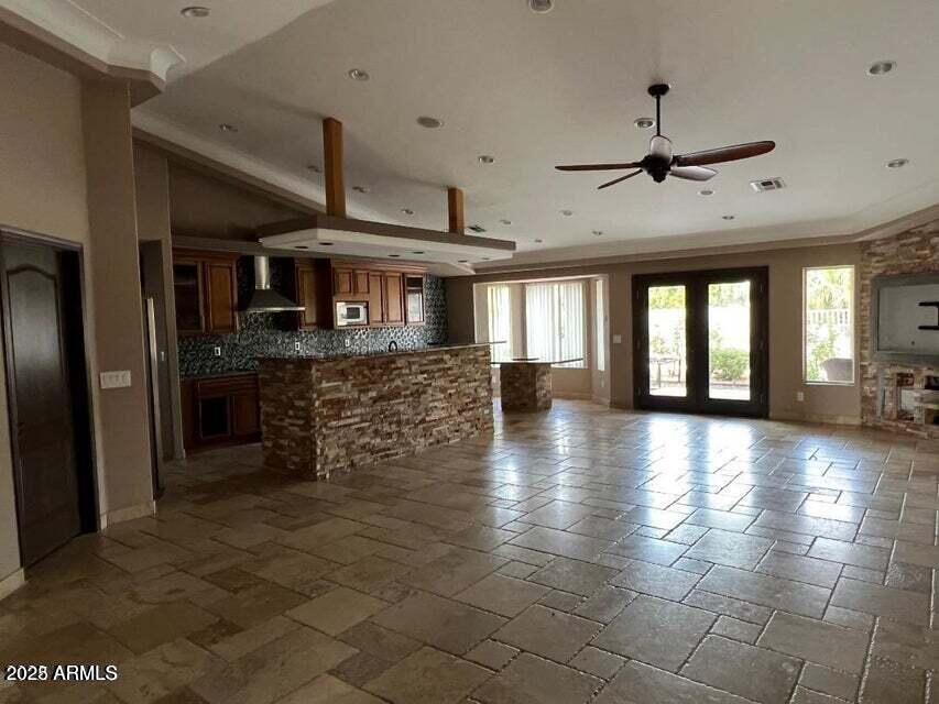 1024 W STARWARD Court