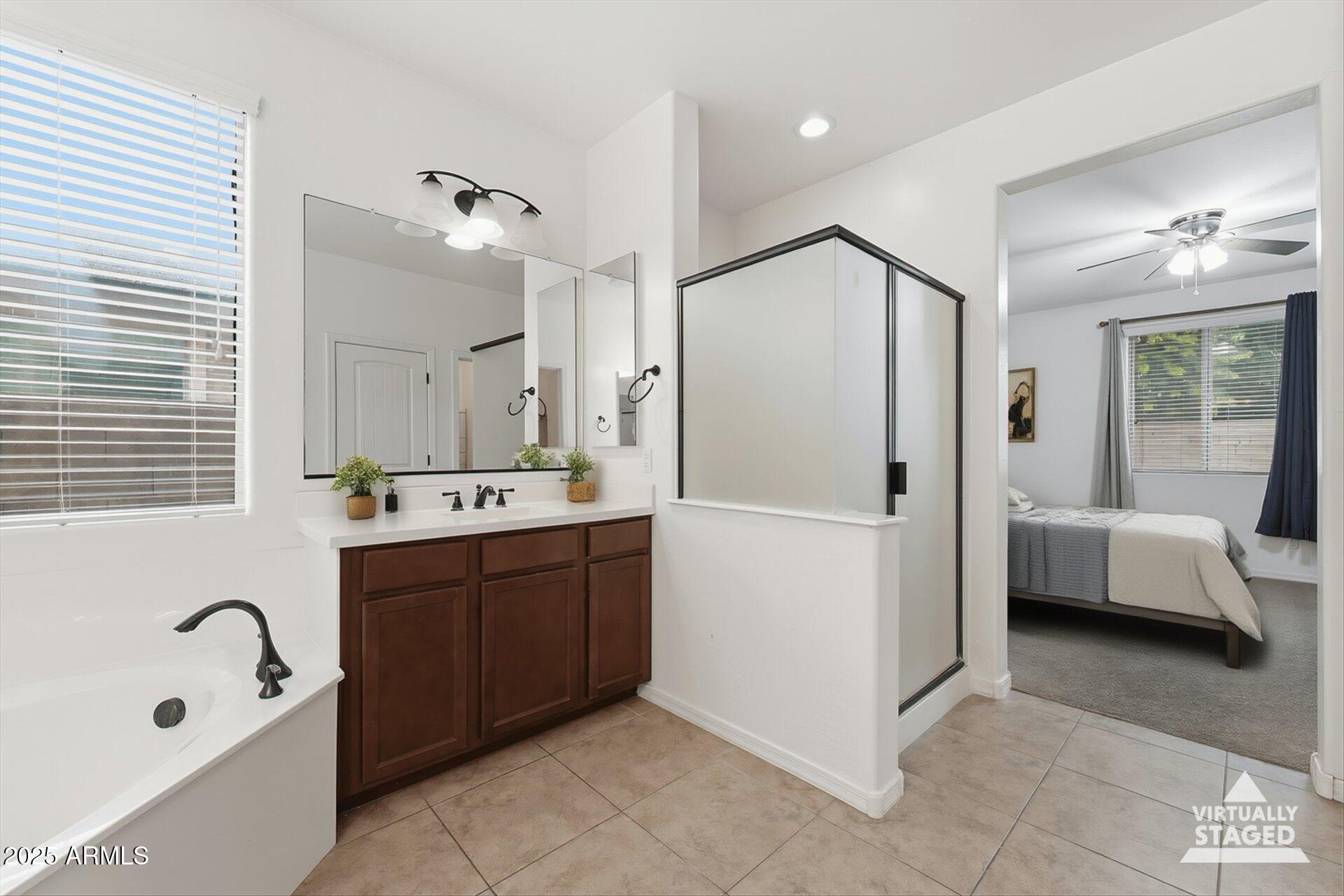 1520 E KINGBIRD Drive